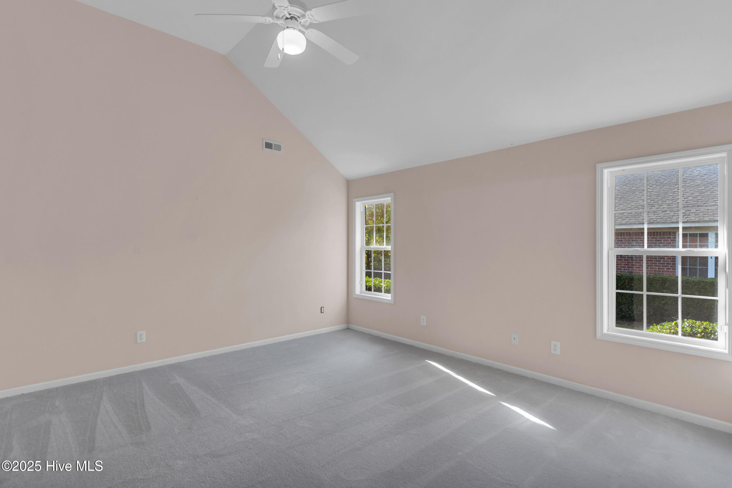 100540480 | Photo 26