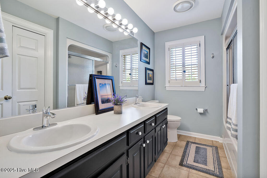 100515391 | Photo 24