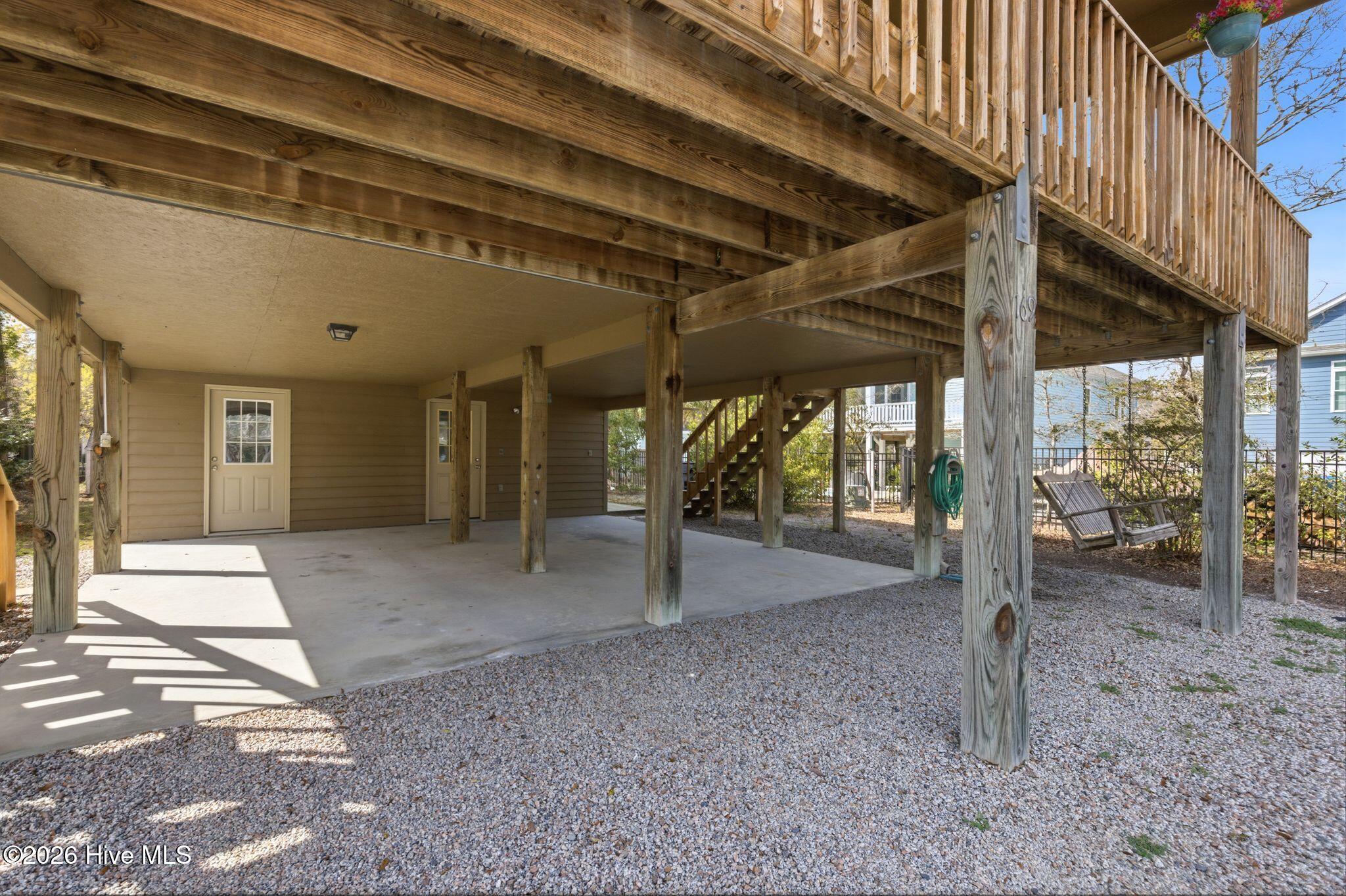 100564018 | Photo 40