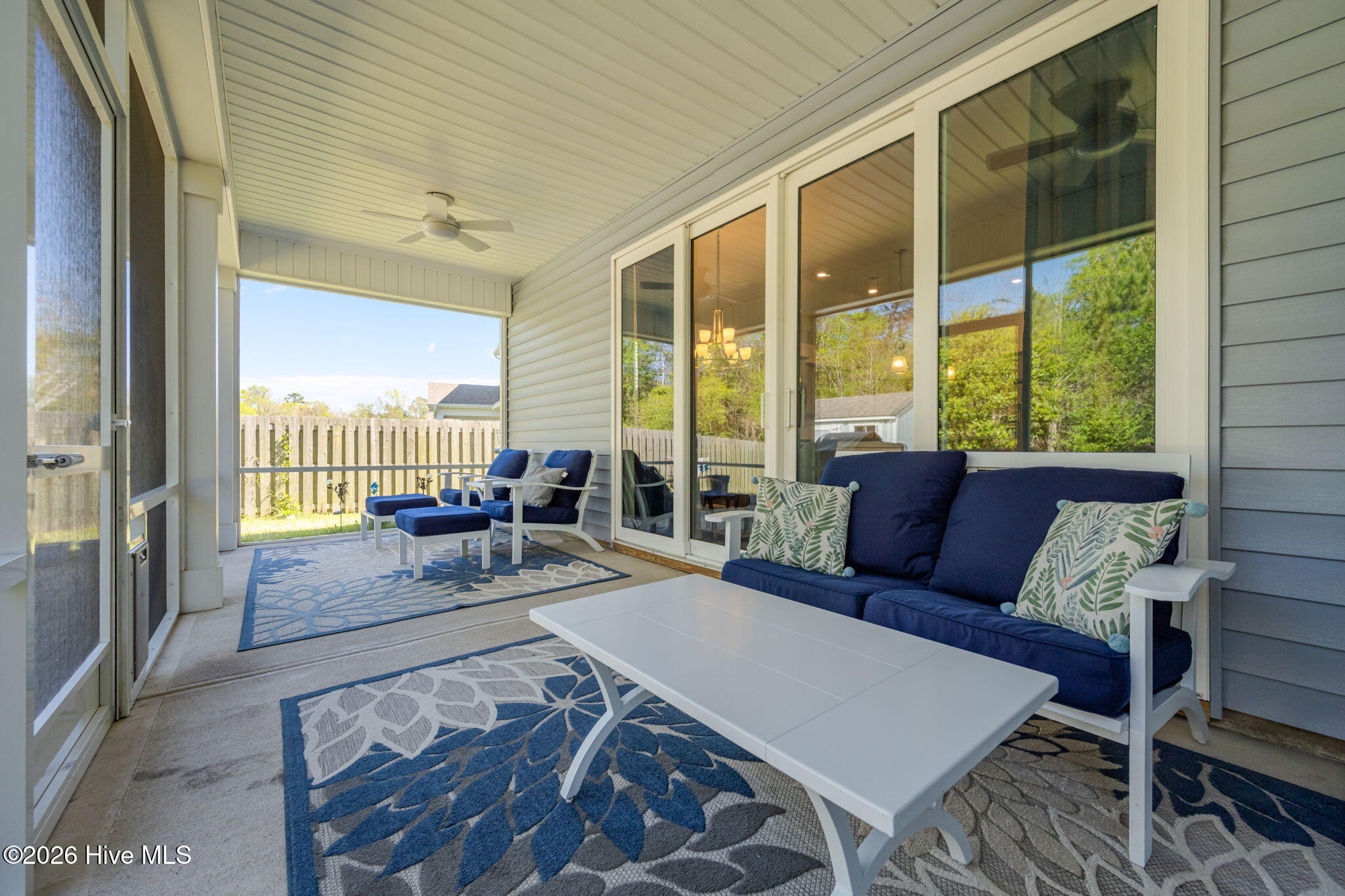 100566590 | Photo 12