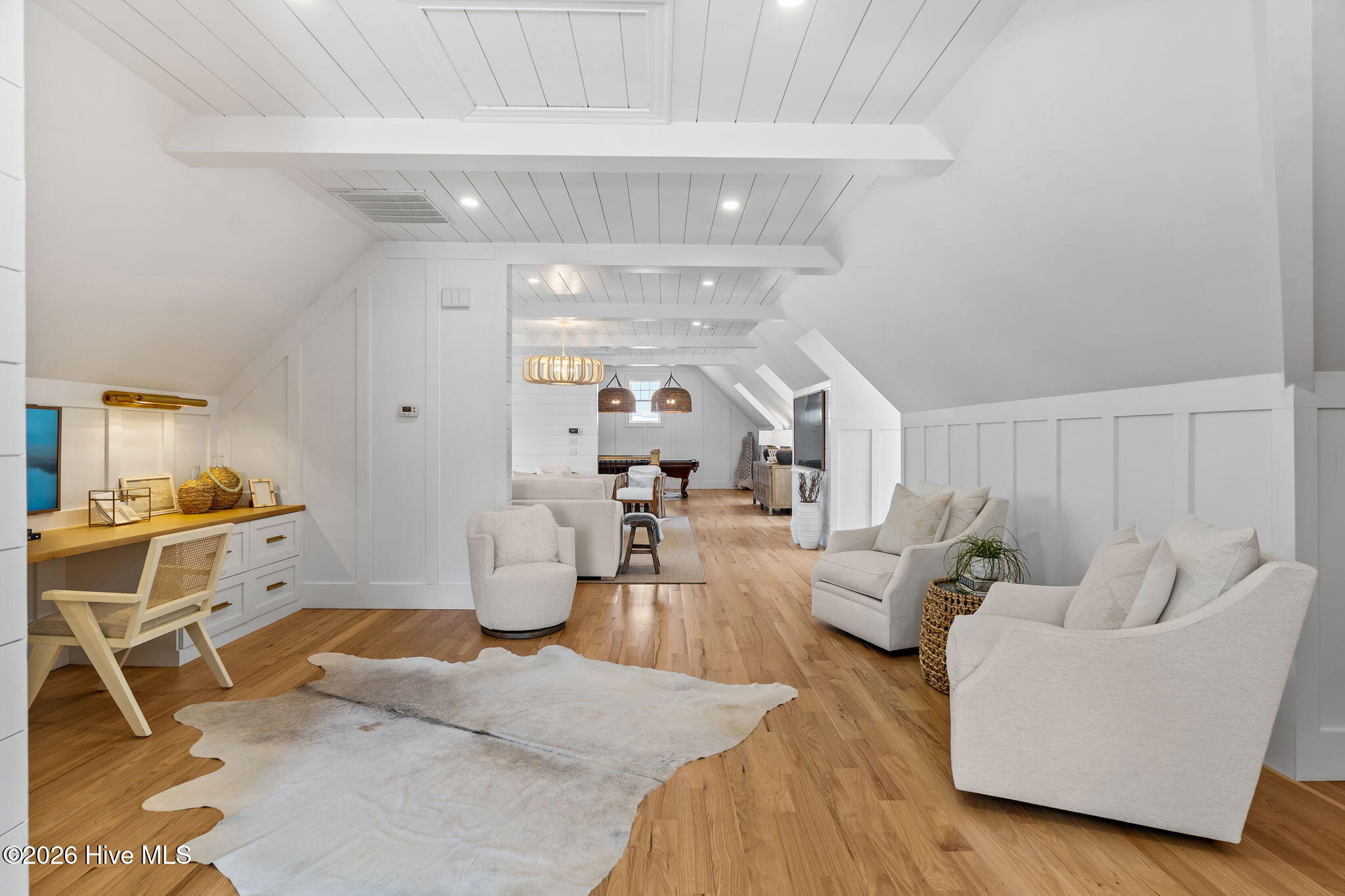 100561575 | Photo 44