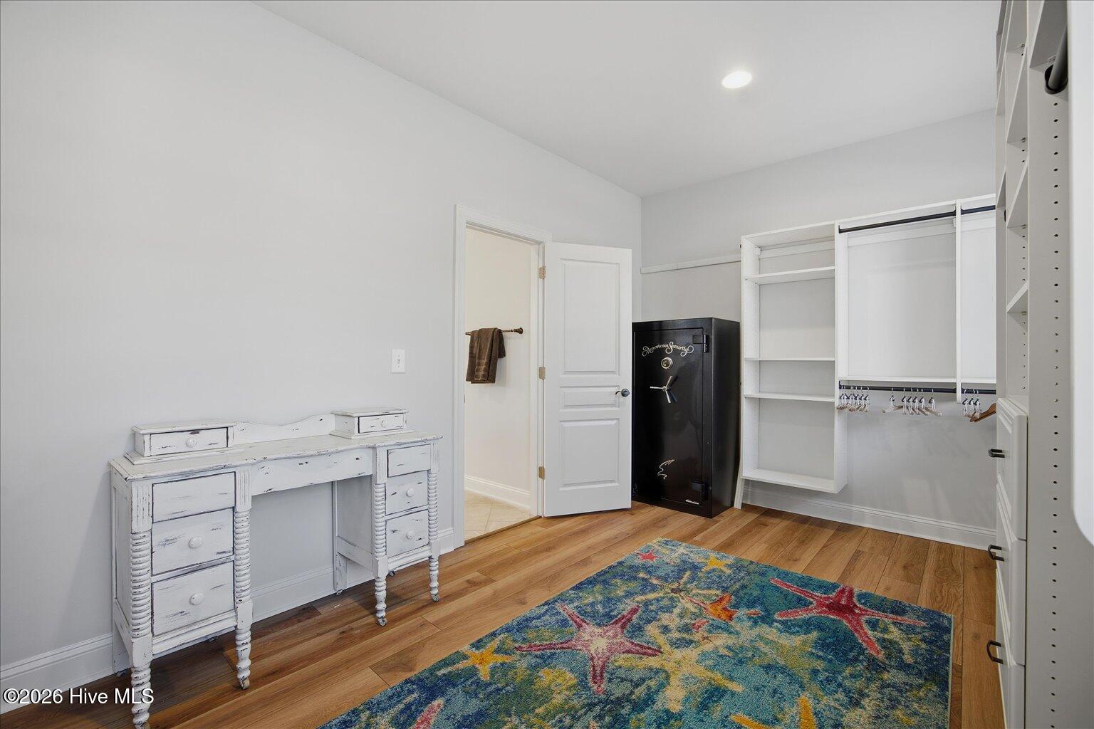 100550413 | Photo 48