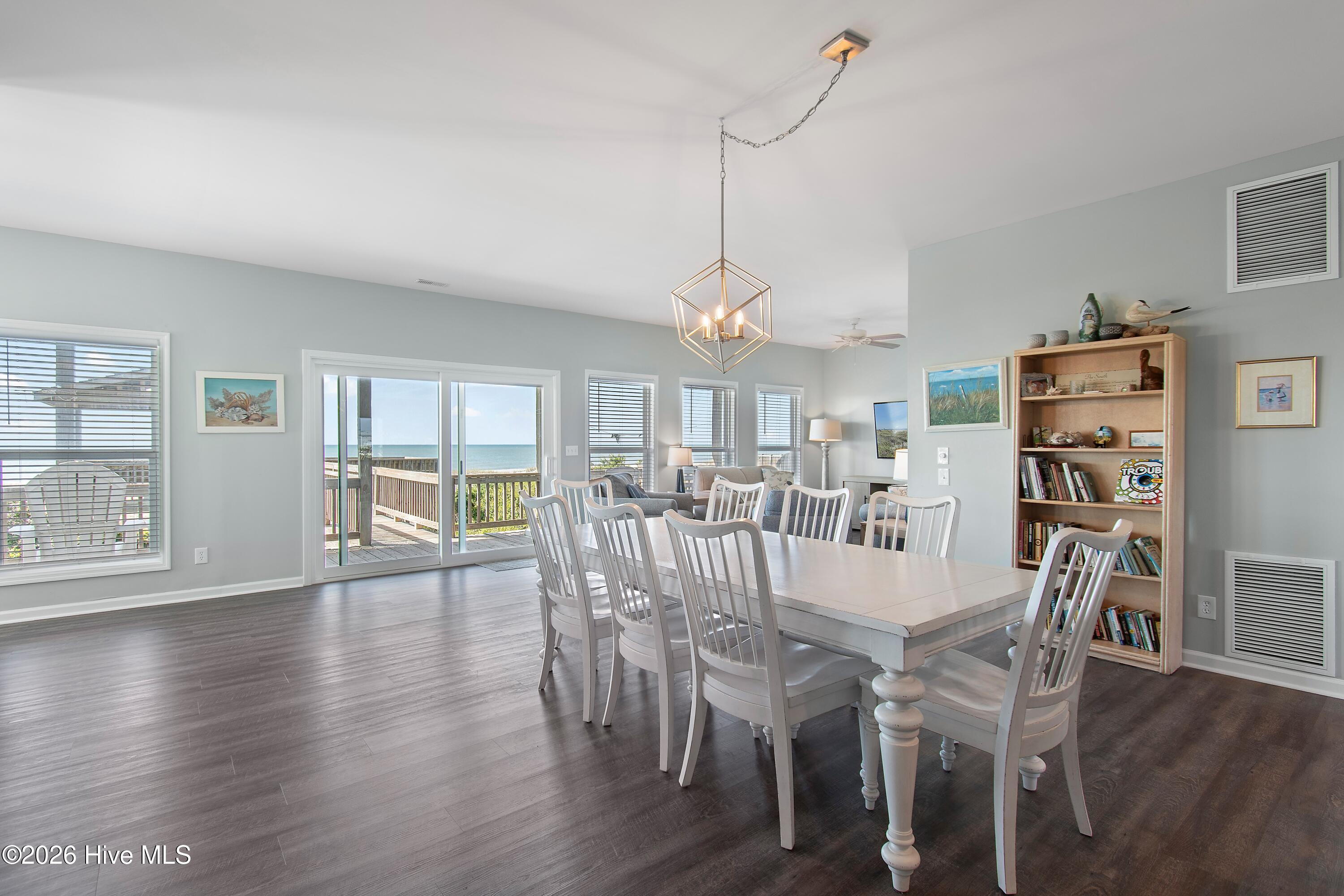 100566525 | Photo 22