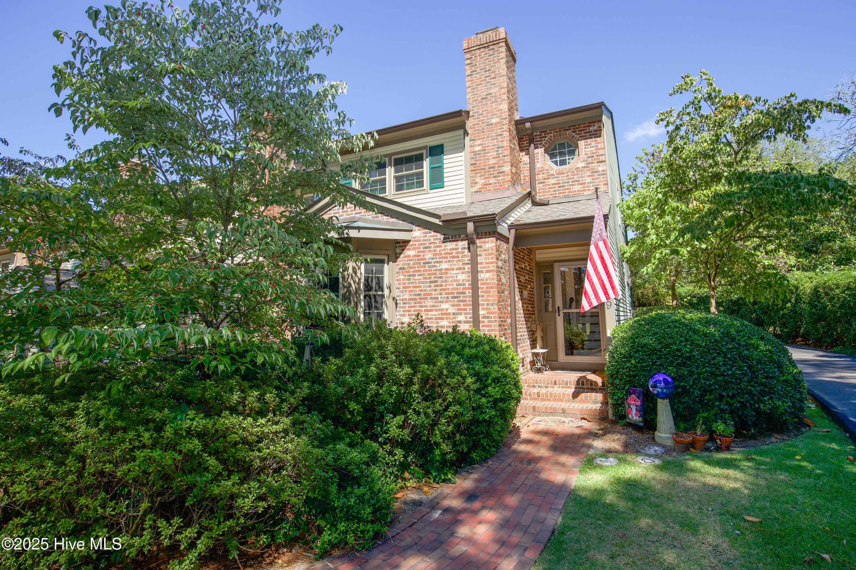 259 E New York Ave-3