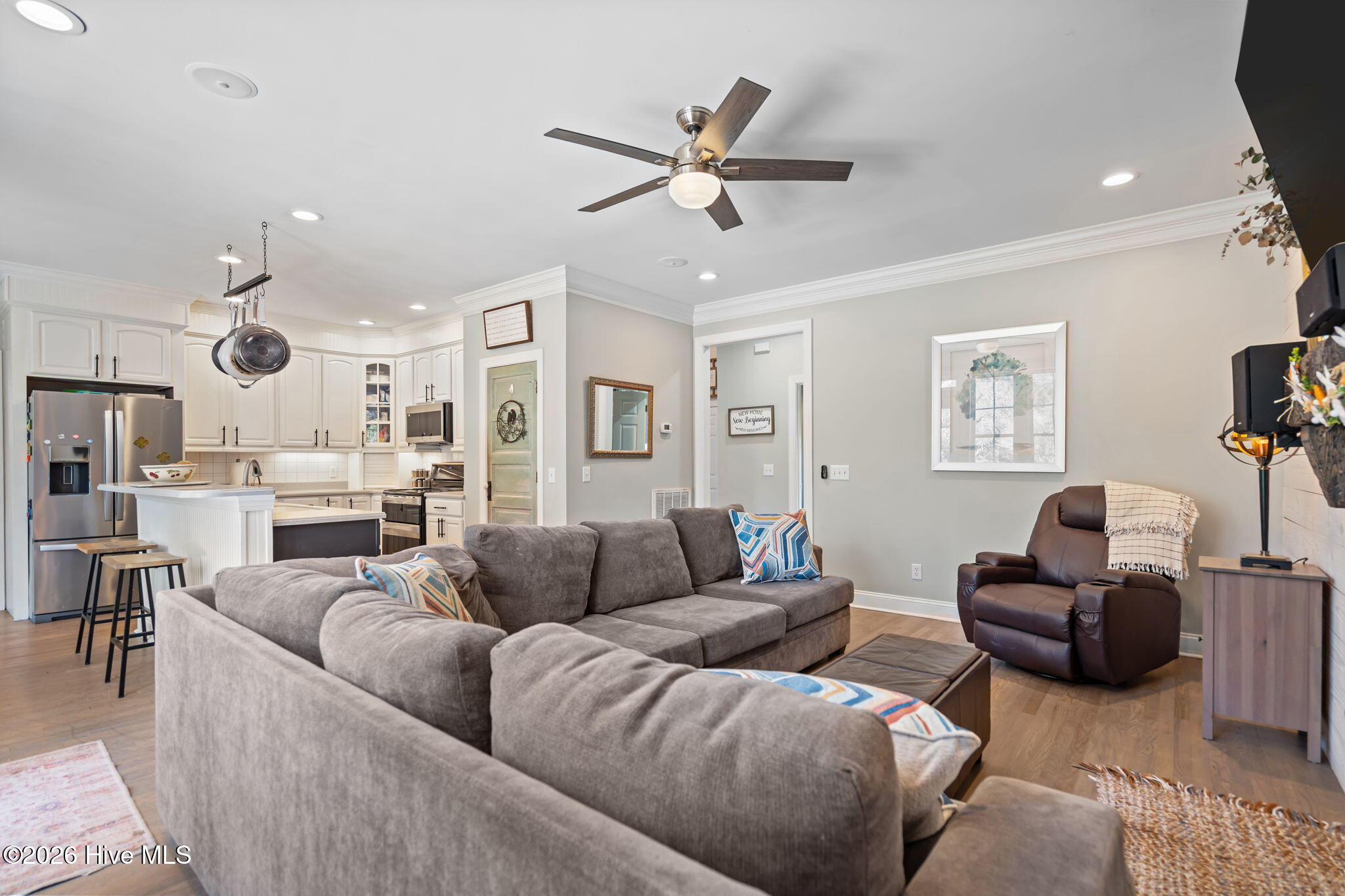 100558243 | Photo 20