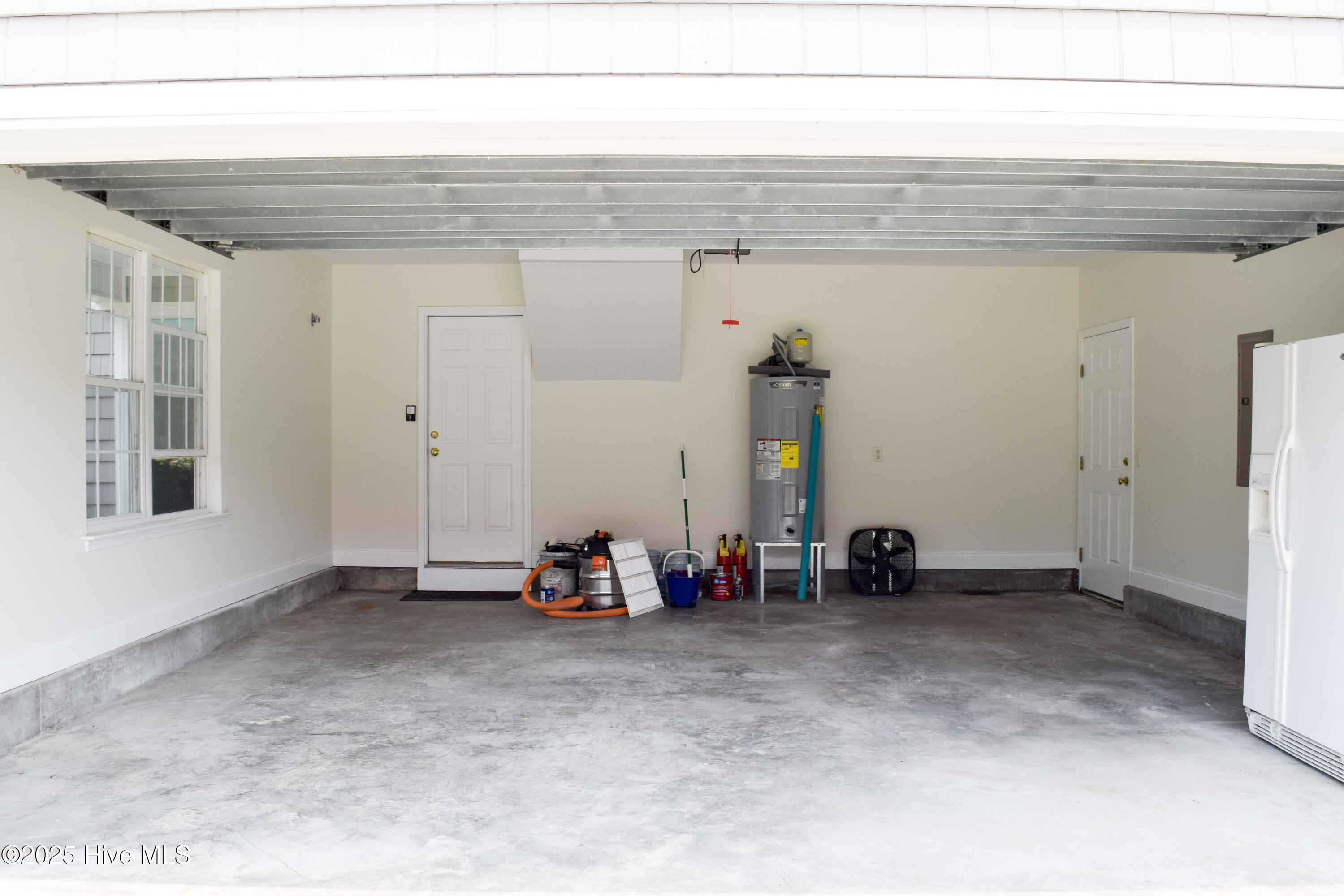 100563033 | Photo 35