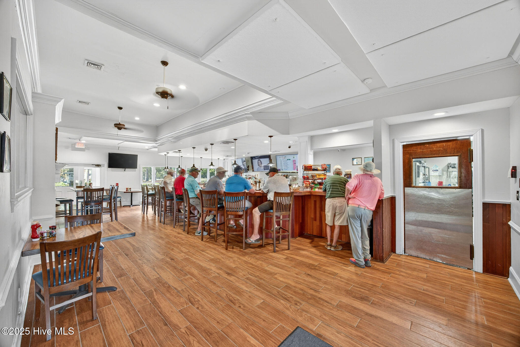 100541027 | Photo 44