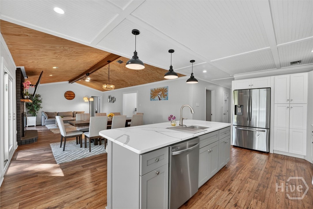 Photo 1 of Single family home for sale at 109 N Cromwell Rd, Savannah, GA 31410 | MLS# SA357584 | Listing updated on 2026-10-09