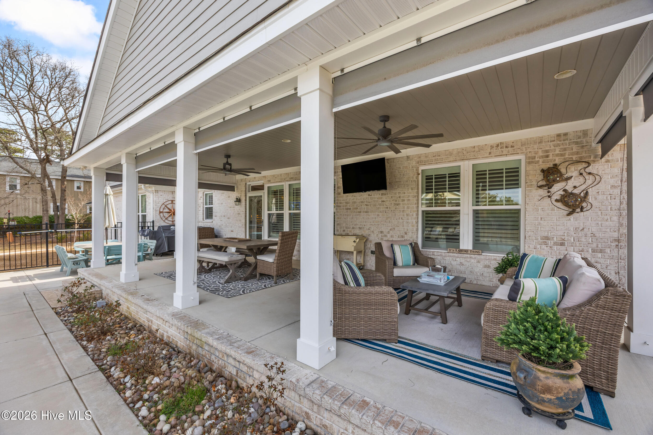 100562182 | Photo 58