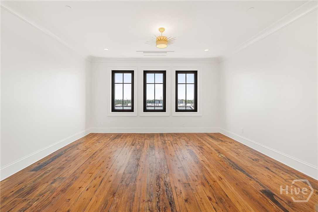 Guest Suite #2 w/hardwoods & ensuite.