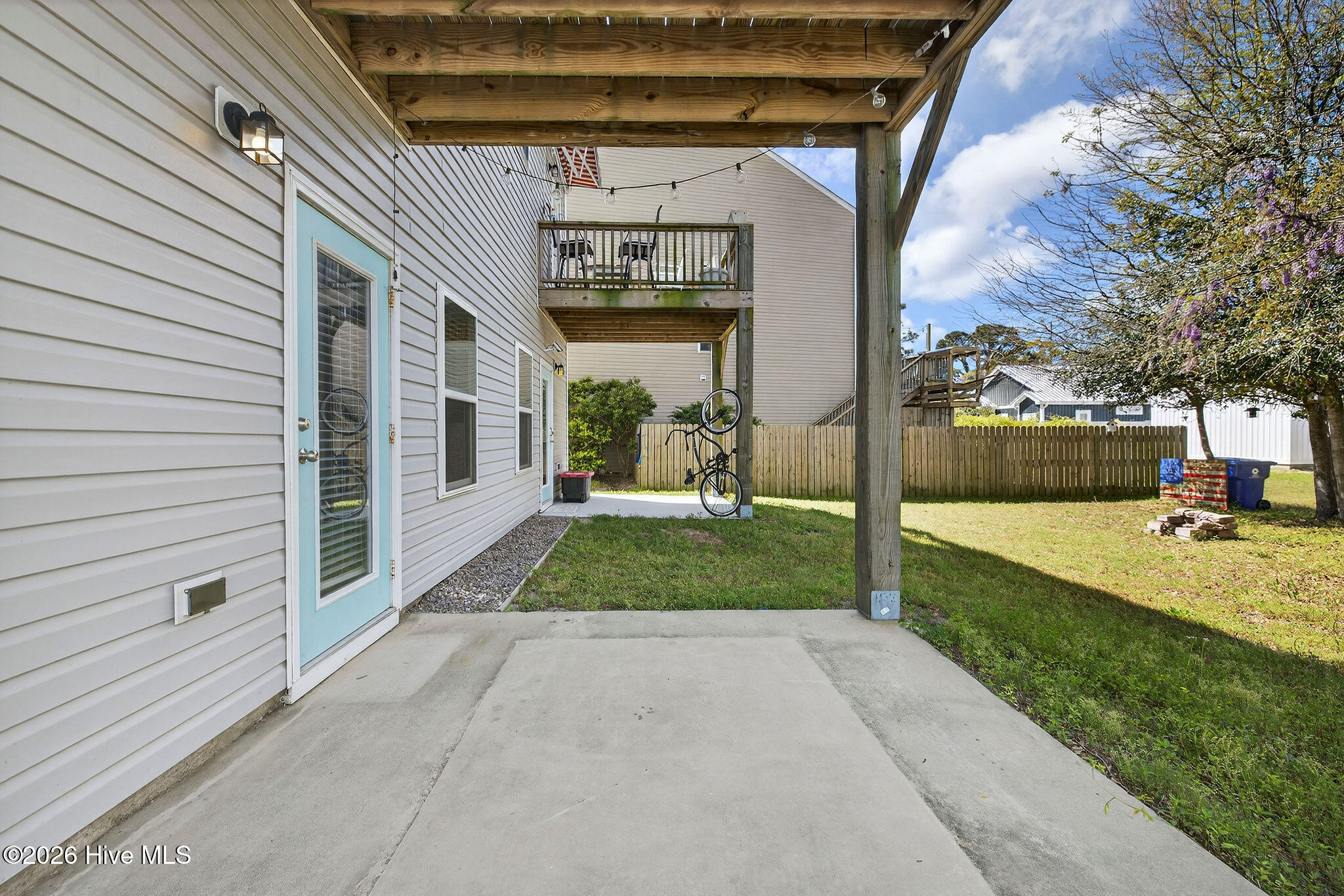 100563693 | Photo 10