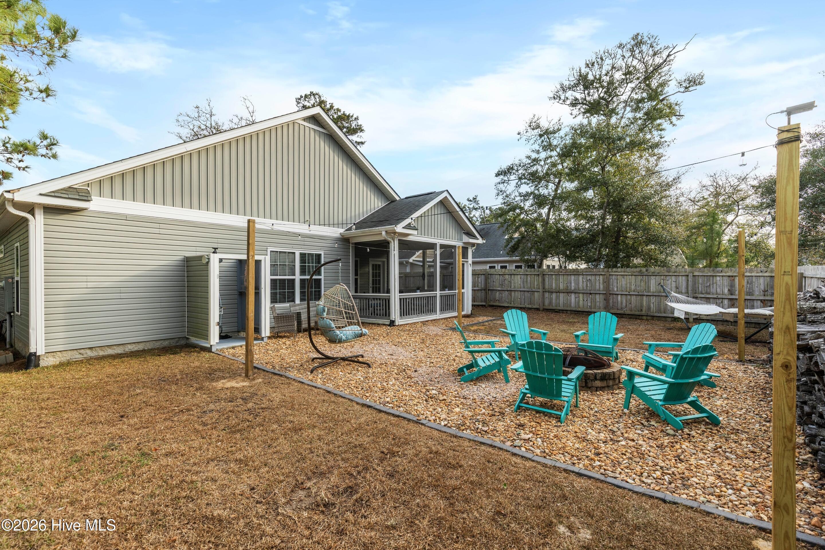 100548789 | Photo 12