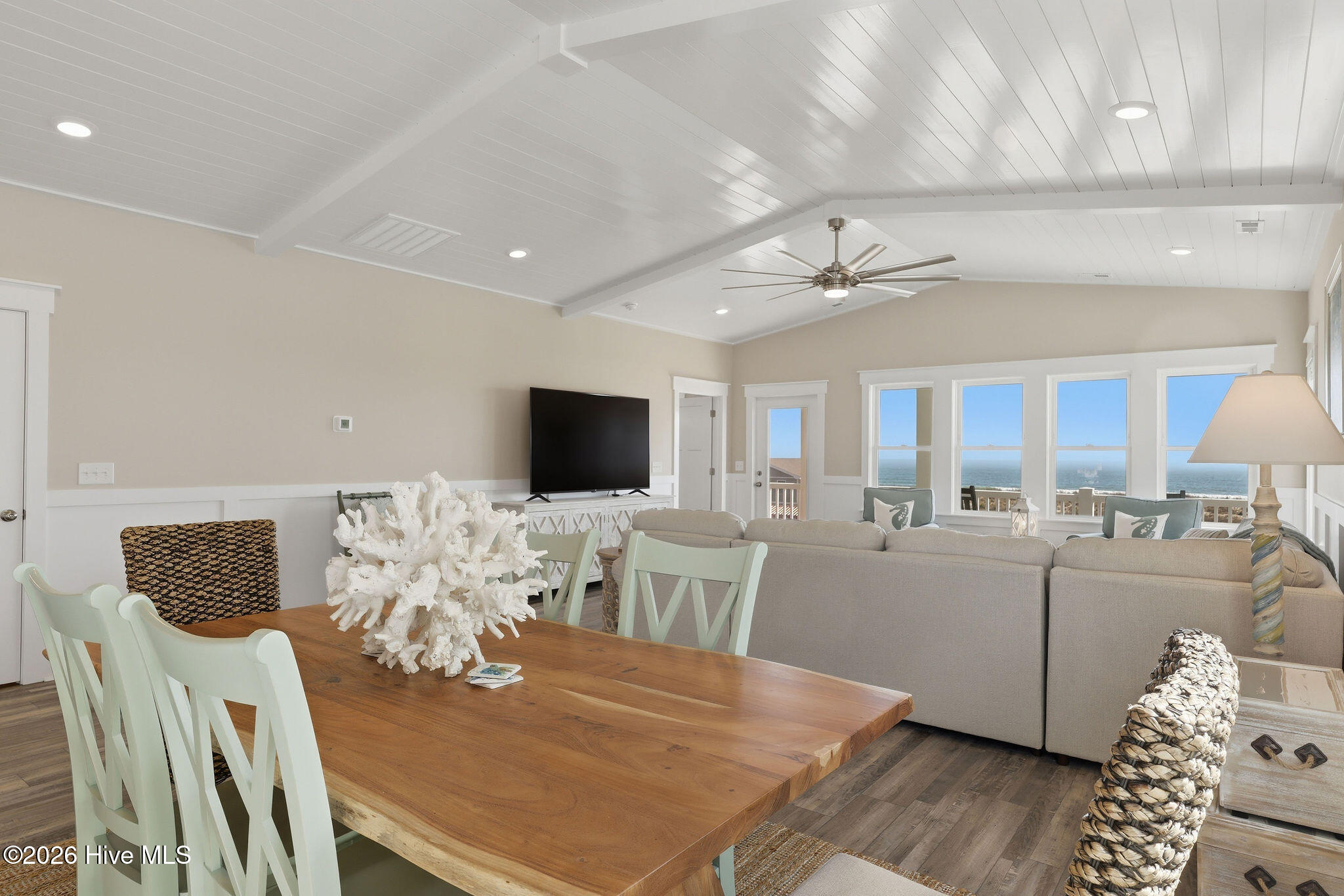 100559118 | Photo 13