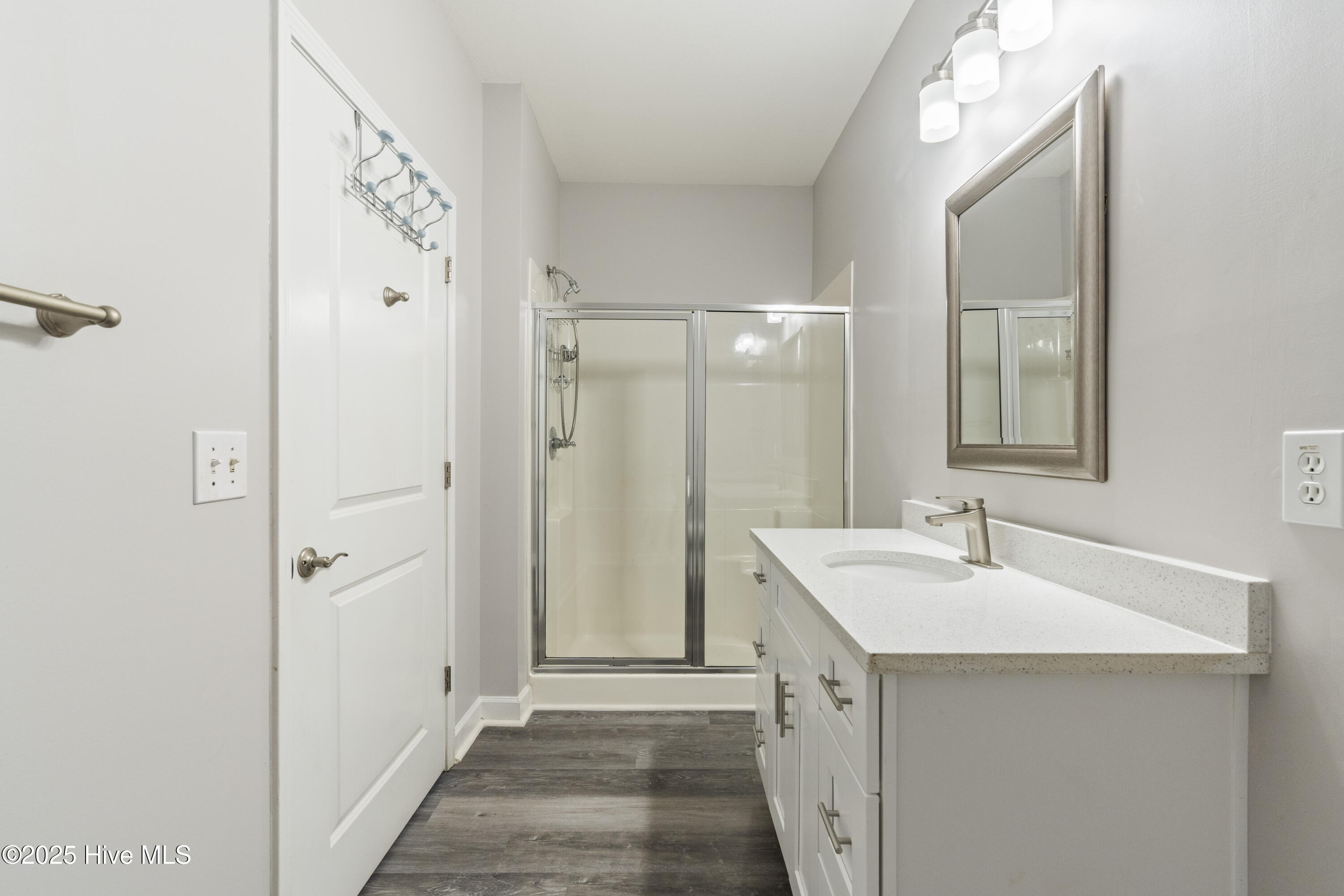 100564335 | Photo 24