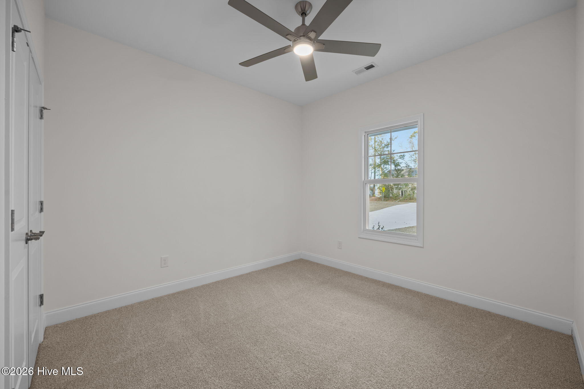 100528605 | Photo 31