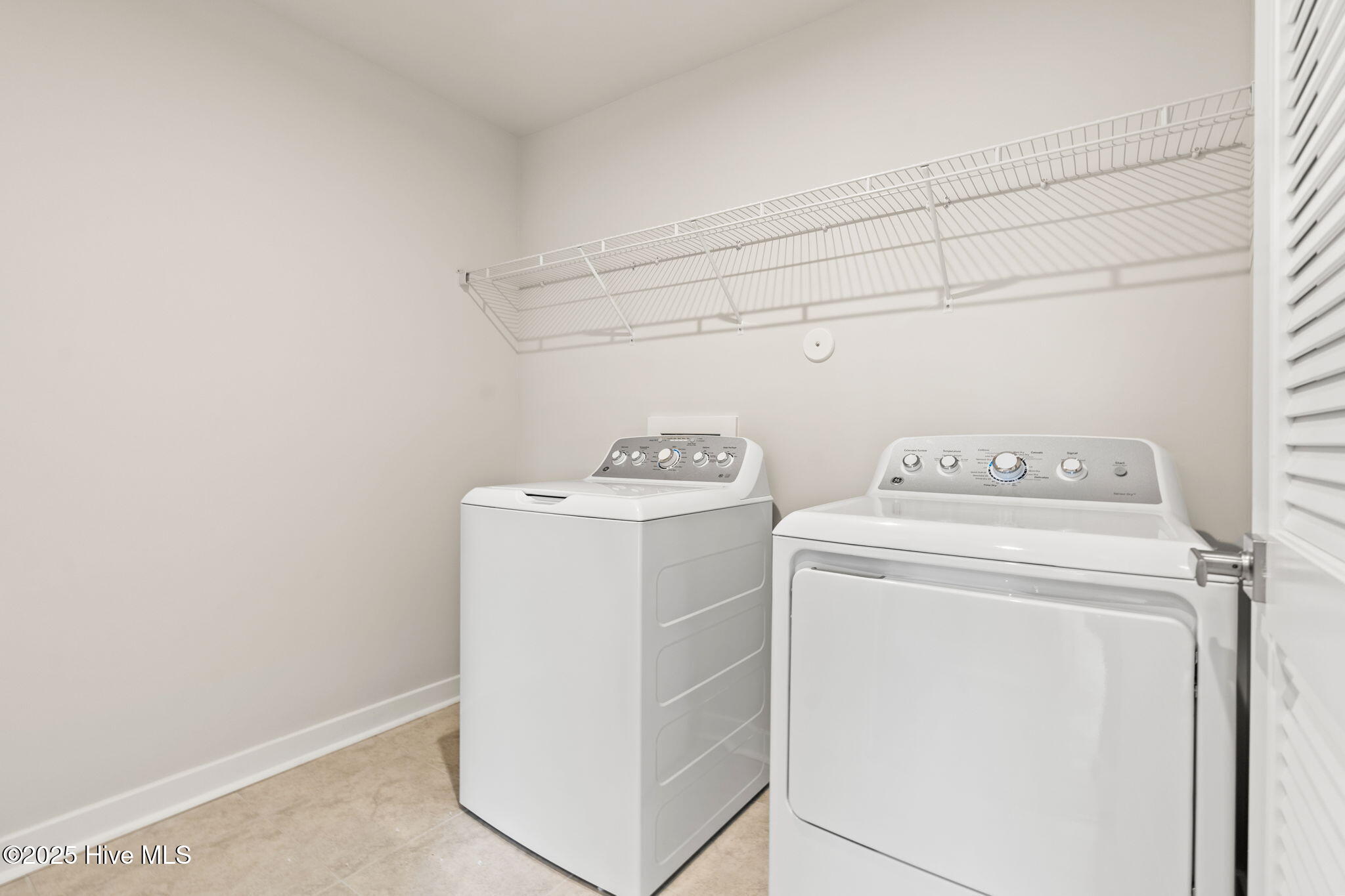 100530777 | Photo 21