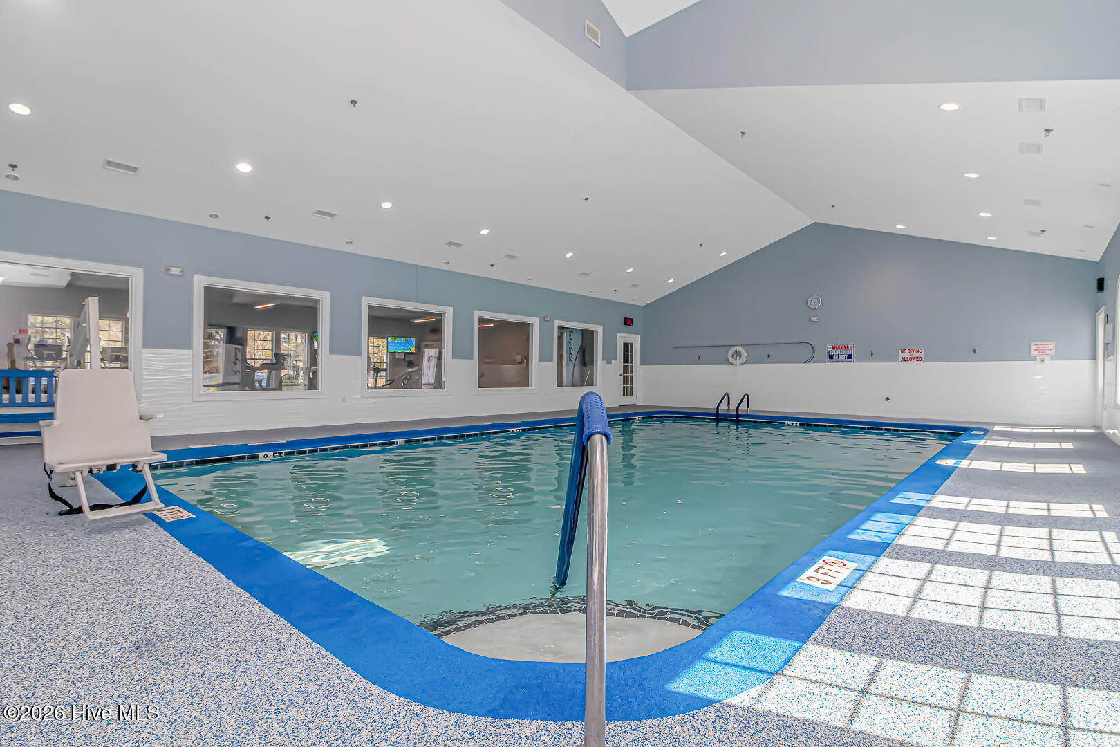 100566591 | Photo 33