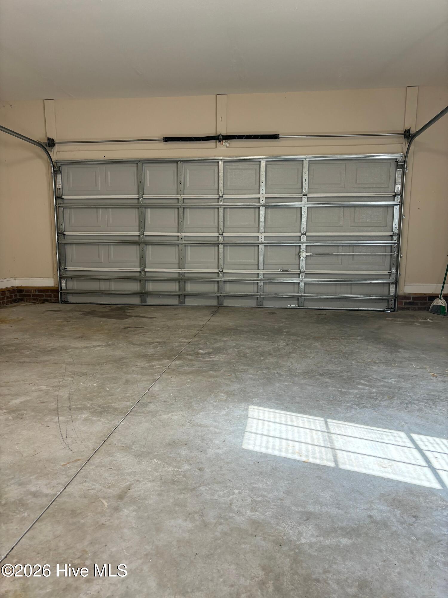 100557628 | Photo 43