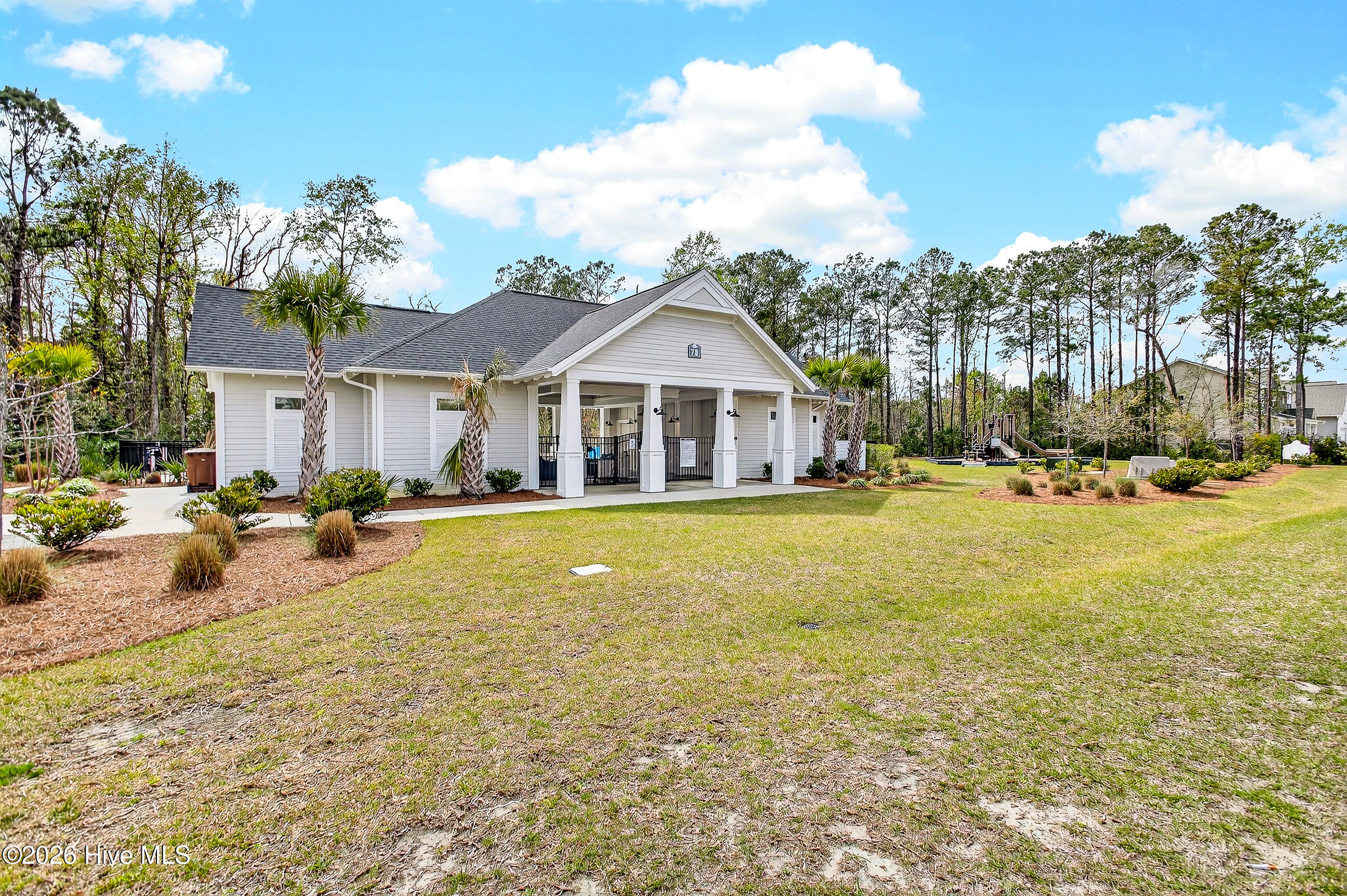 100563348 | Photo 44