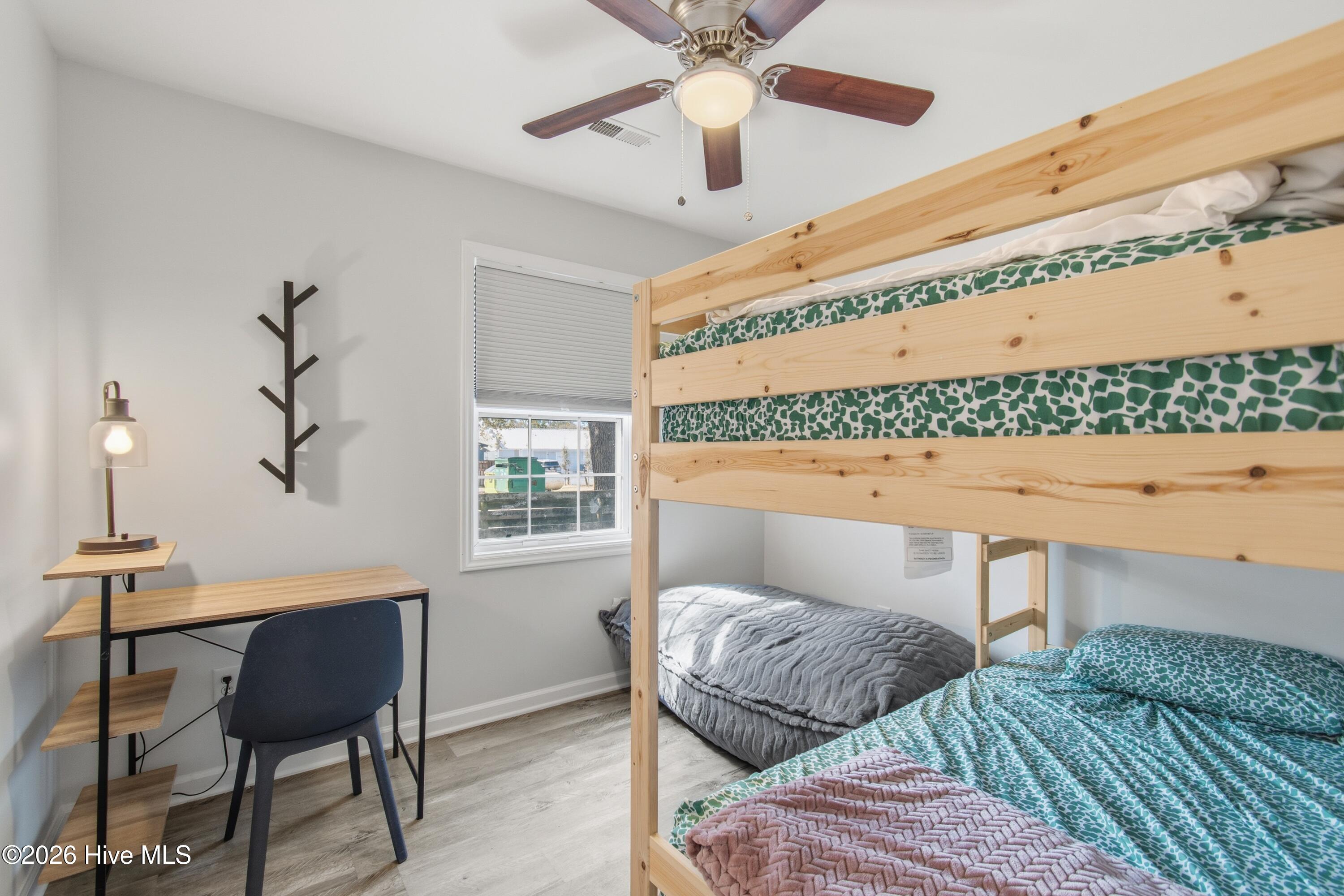 100561306 | Photo 23