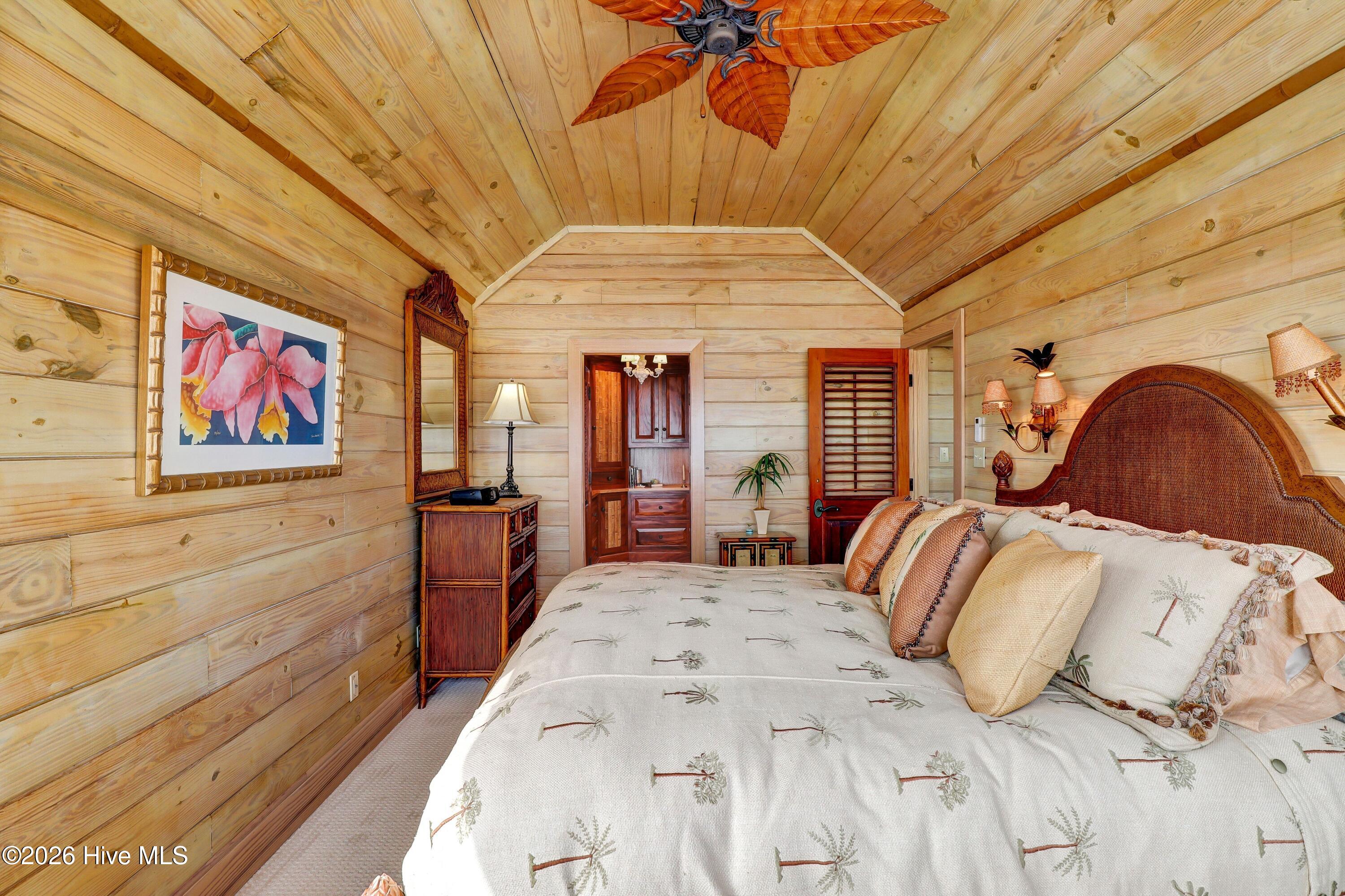 100558553 | Photo 33