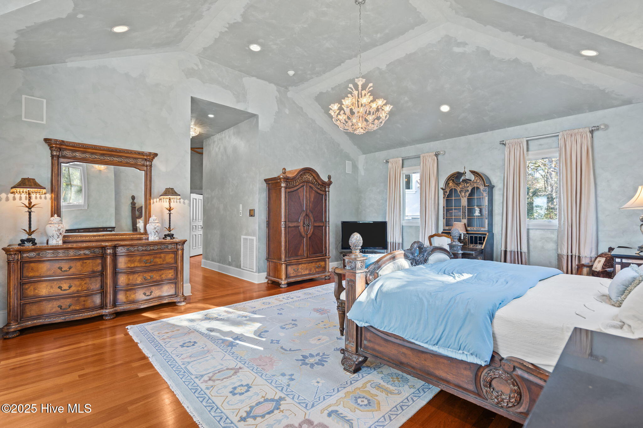 100547936 | Photo 40