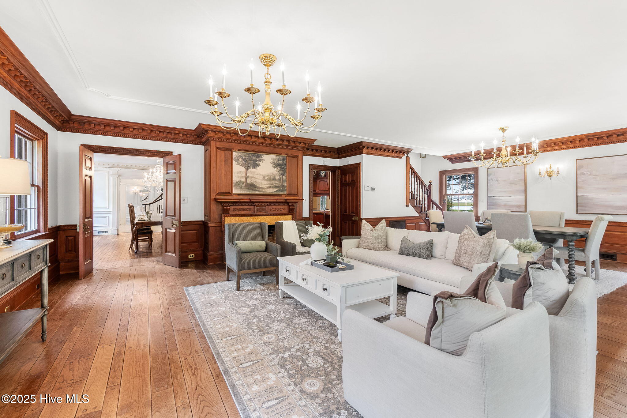 100528330 | Photo 34