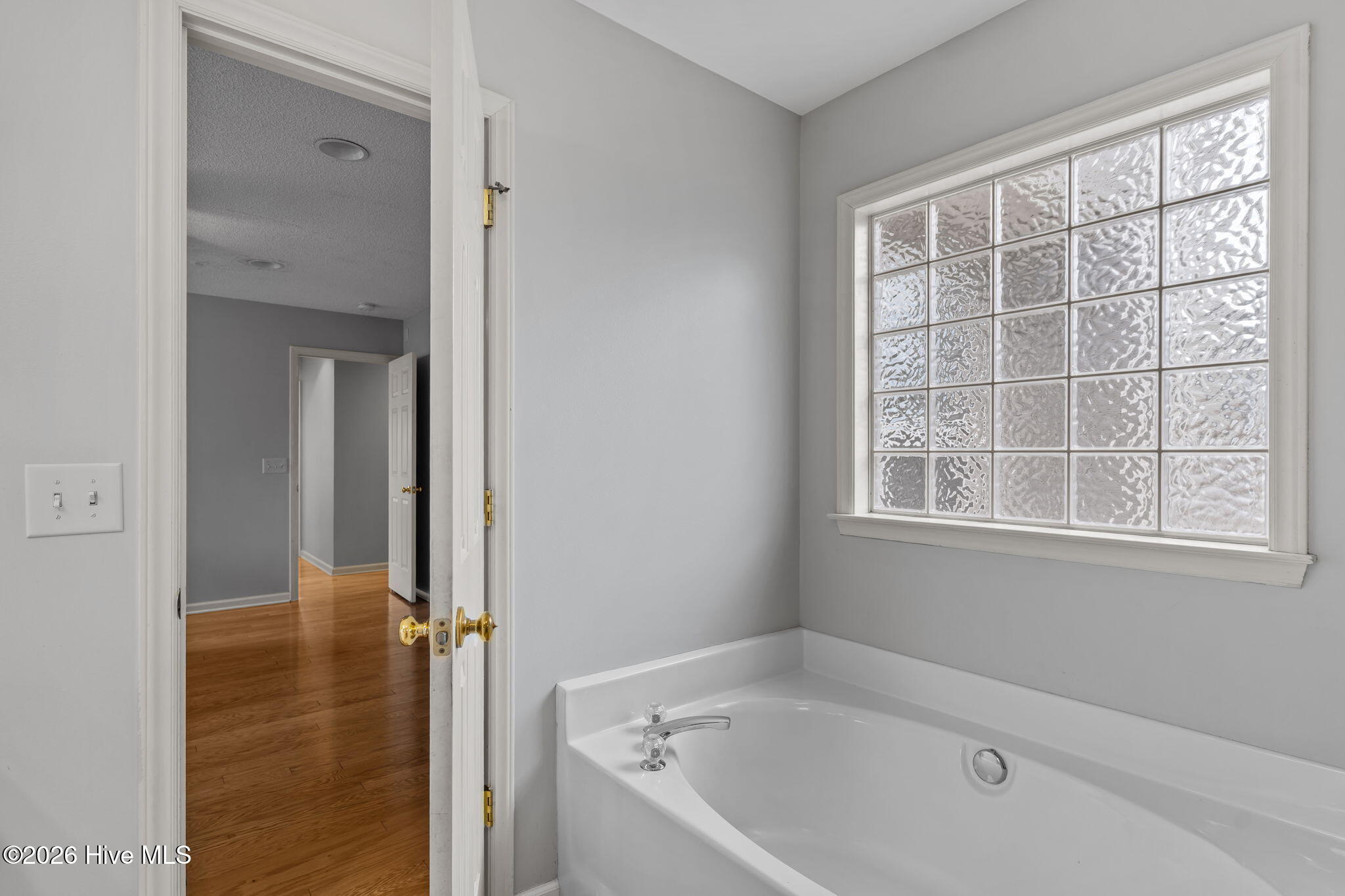 100569339 | Photo 31