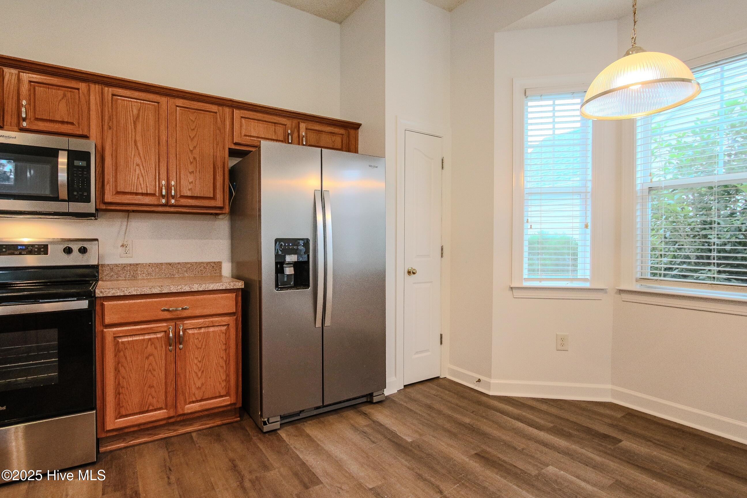 100525378 | Photo 26