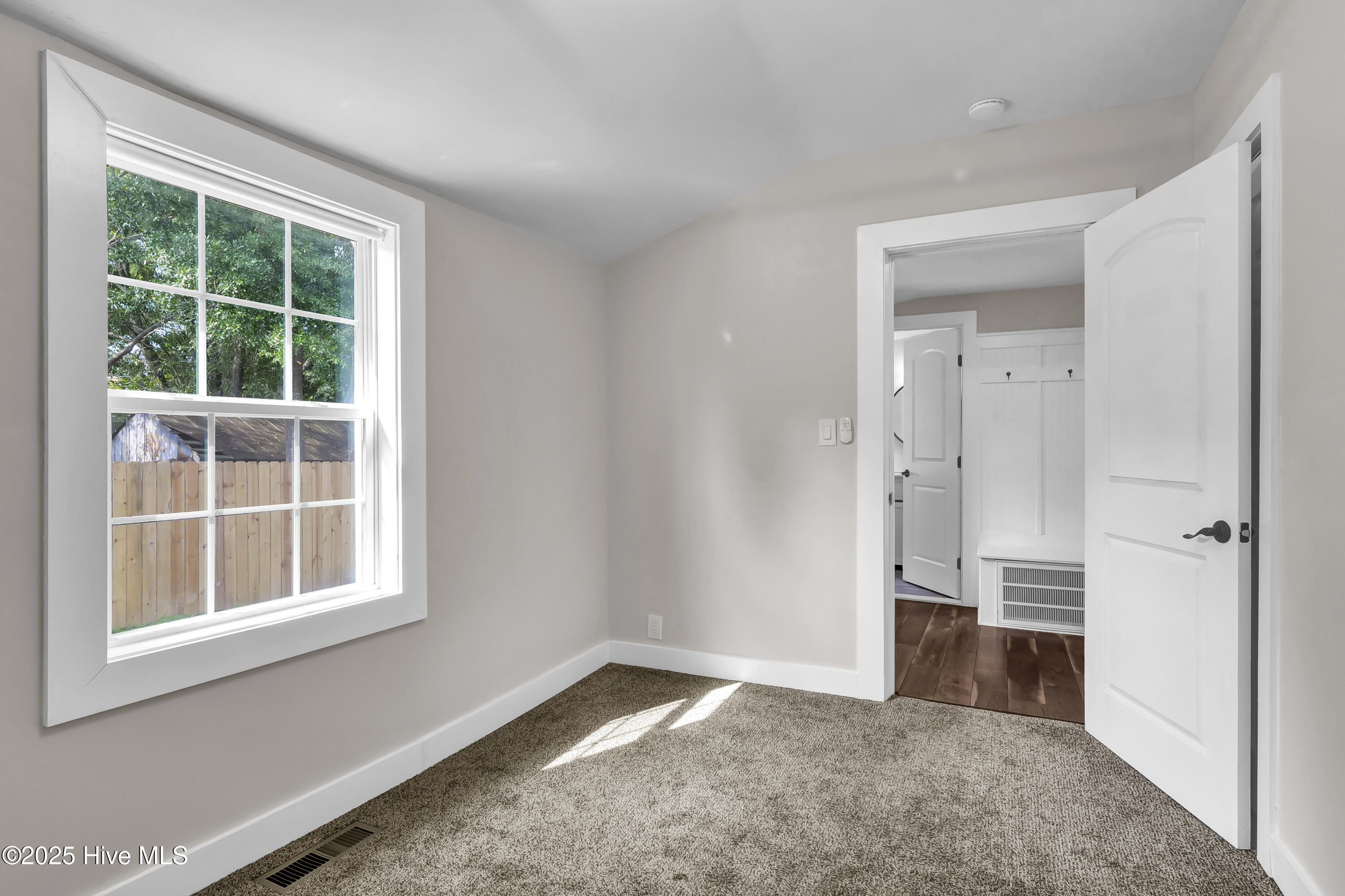 100556721 | Photo 17