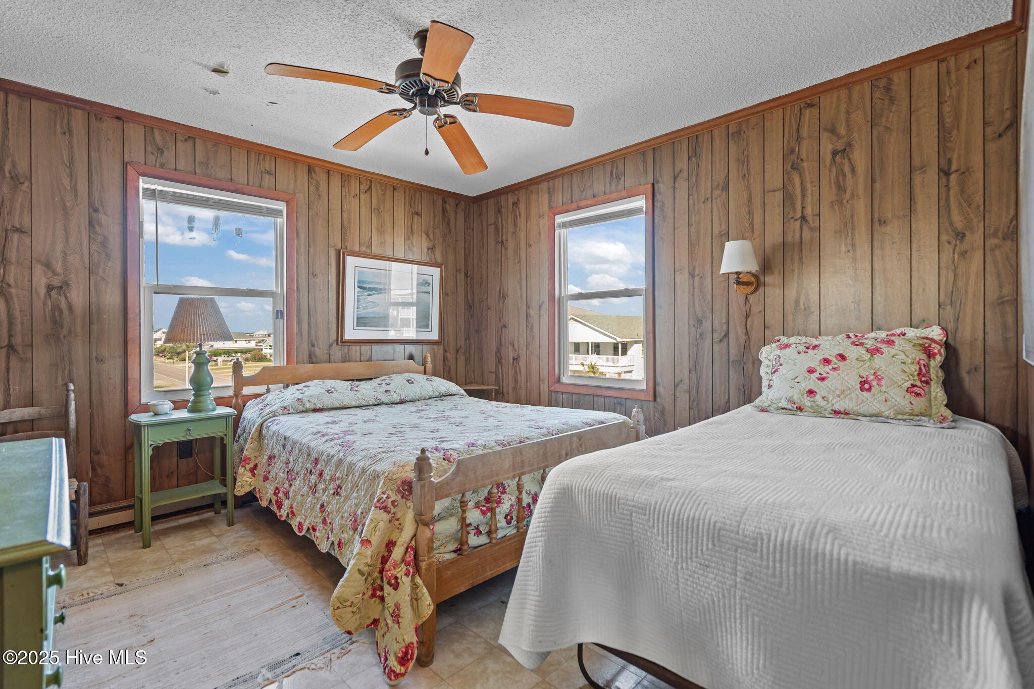 100539644 | Photo 44