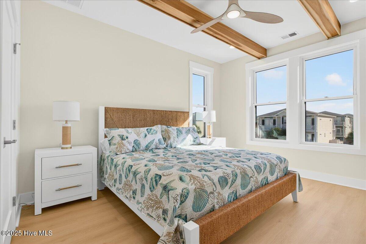 100542941 | Photo 36