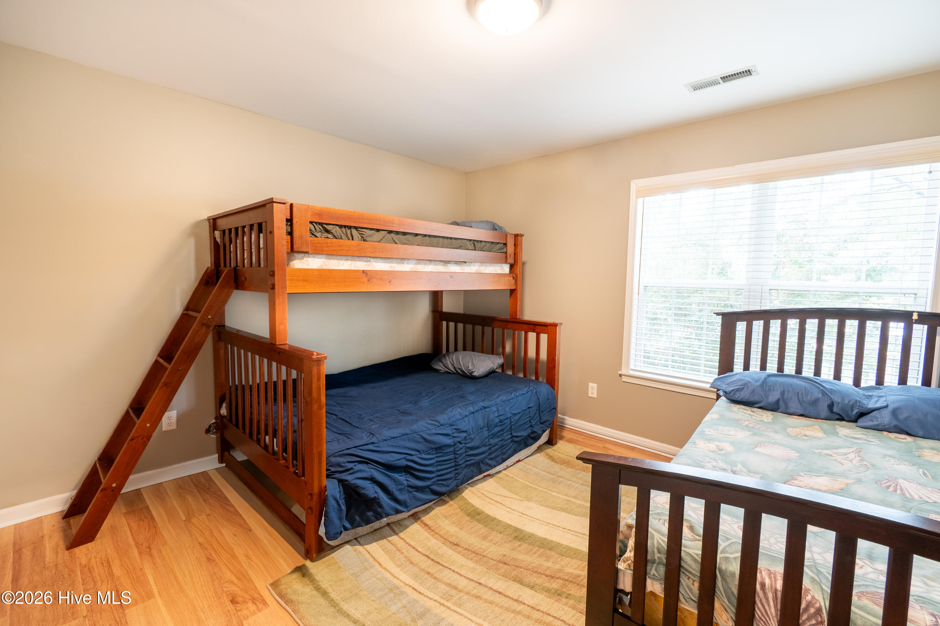 100554380 | Photo 18