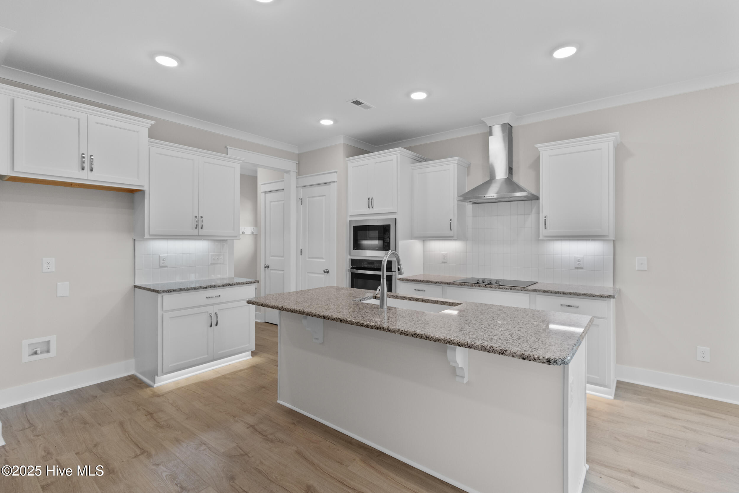 2054 Greenside Manor Drive SW, Ocean Isle Beach, NC 28469 – photo 10: 2054 Greenside Manor