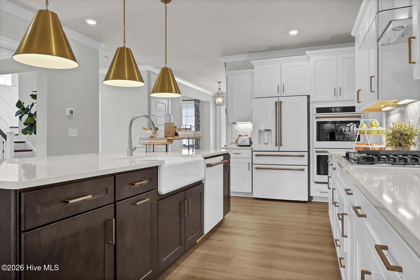 100542605 | Photo 16