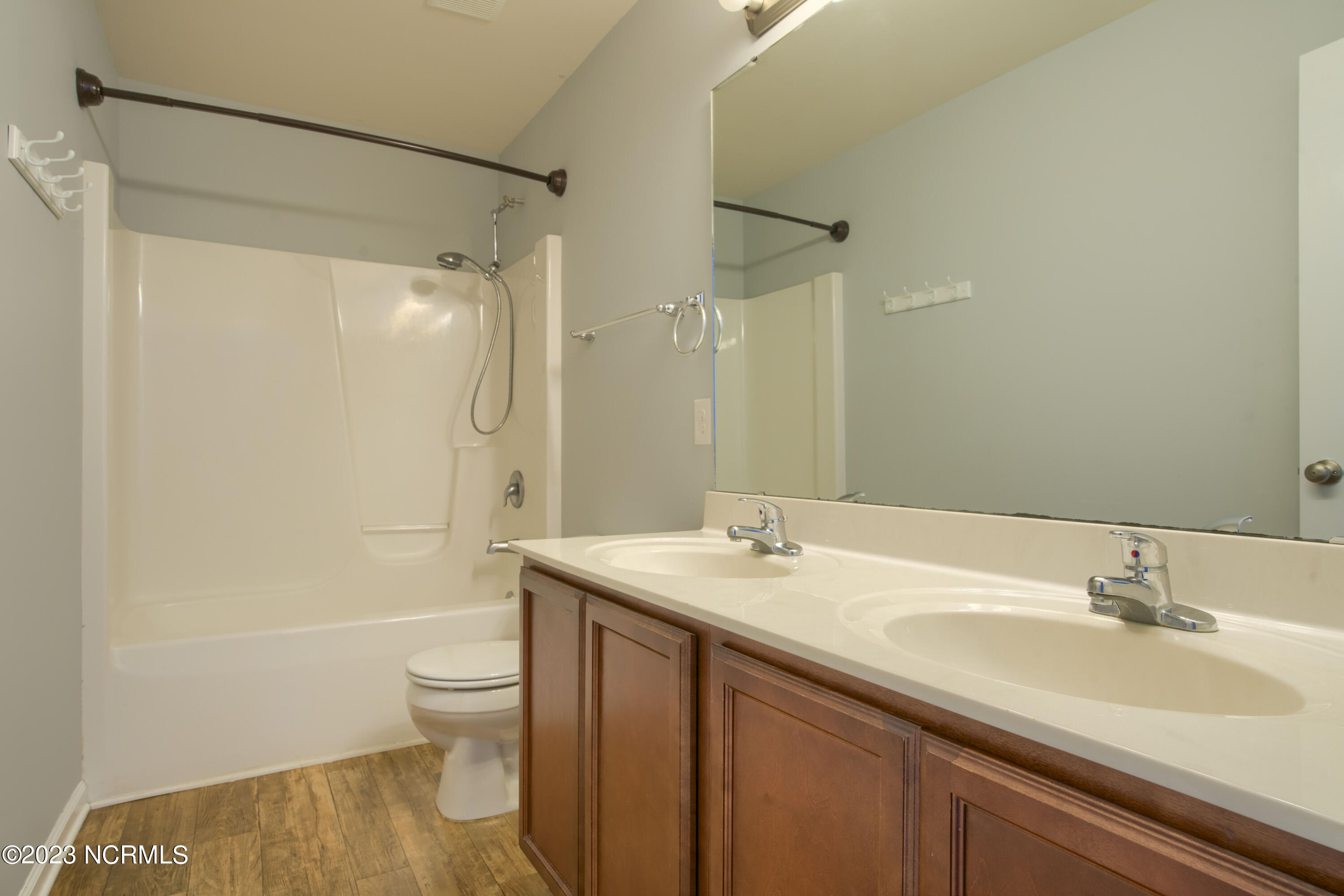 100534630 | Photo 22