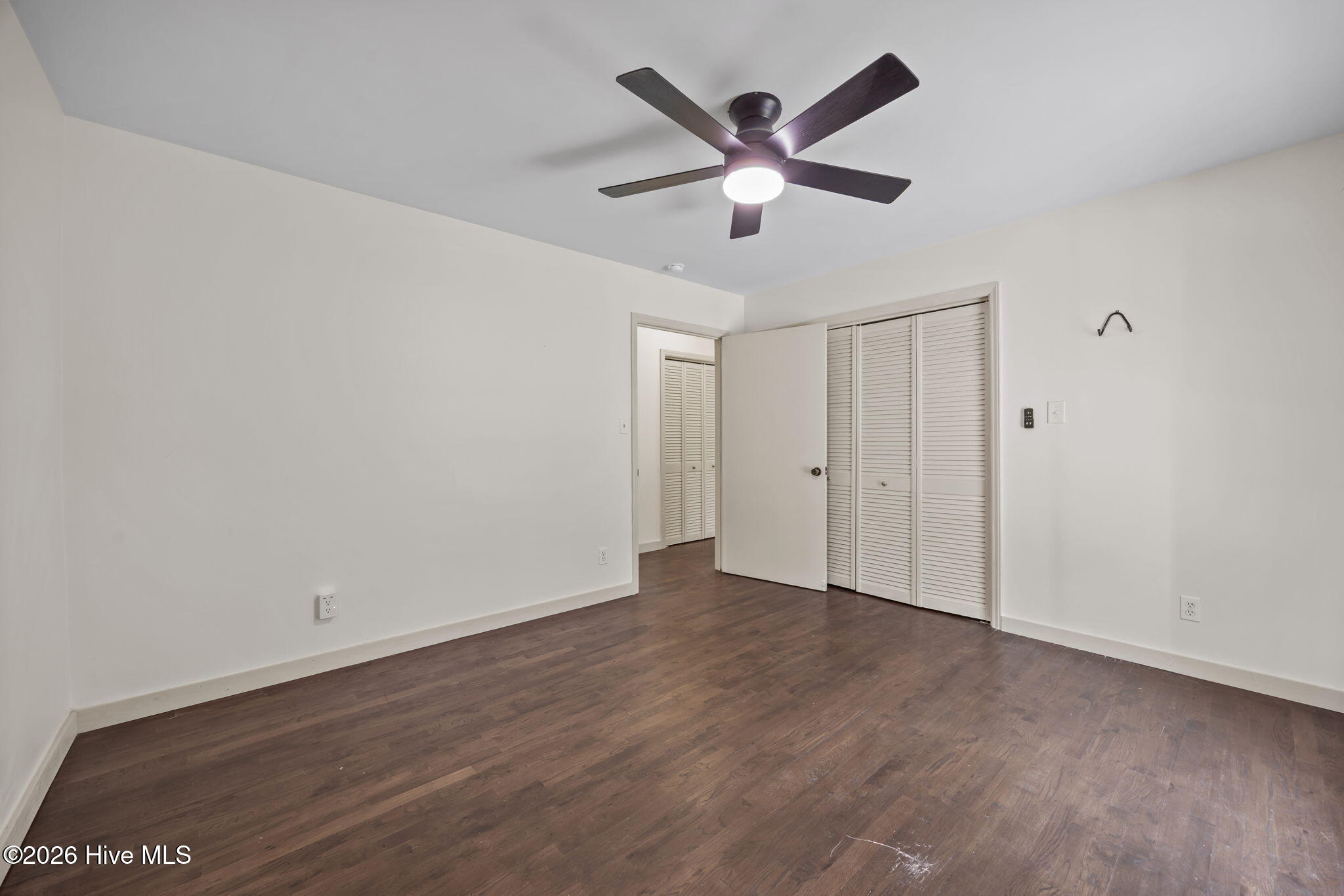 100567940 | Photo 17