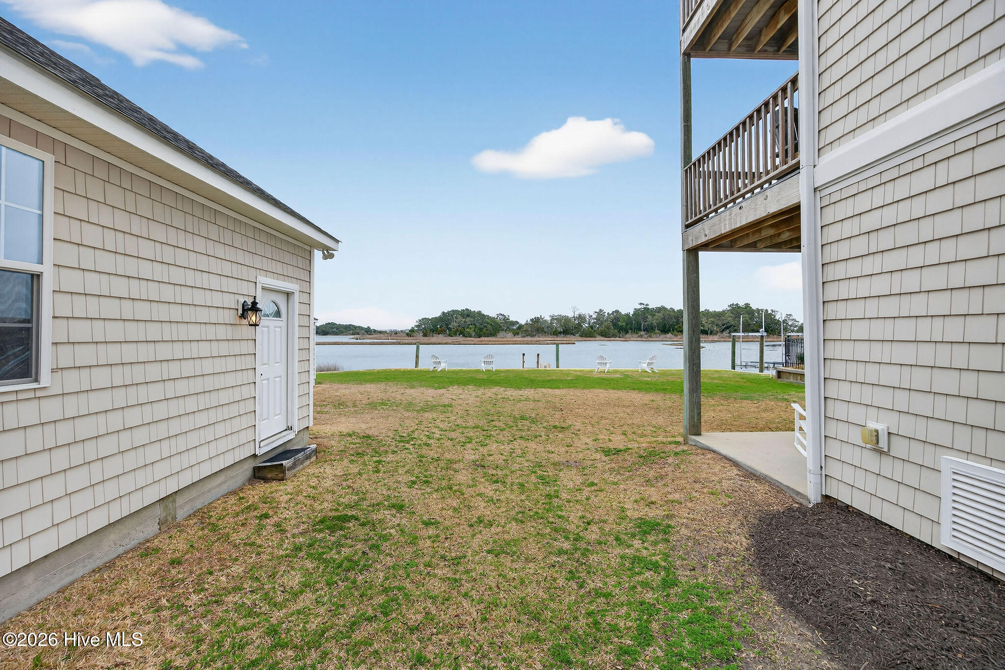 100558611 | Photo 84