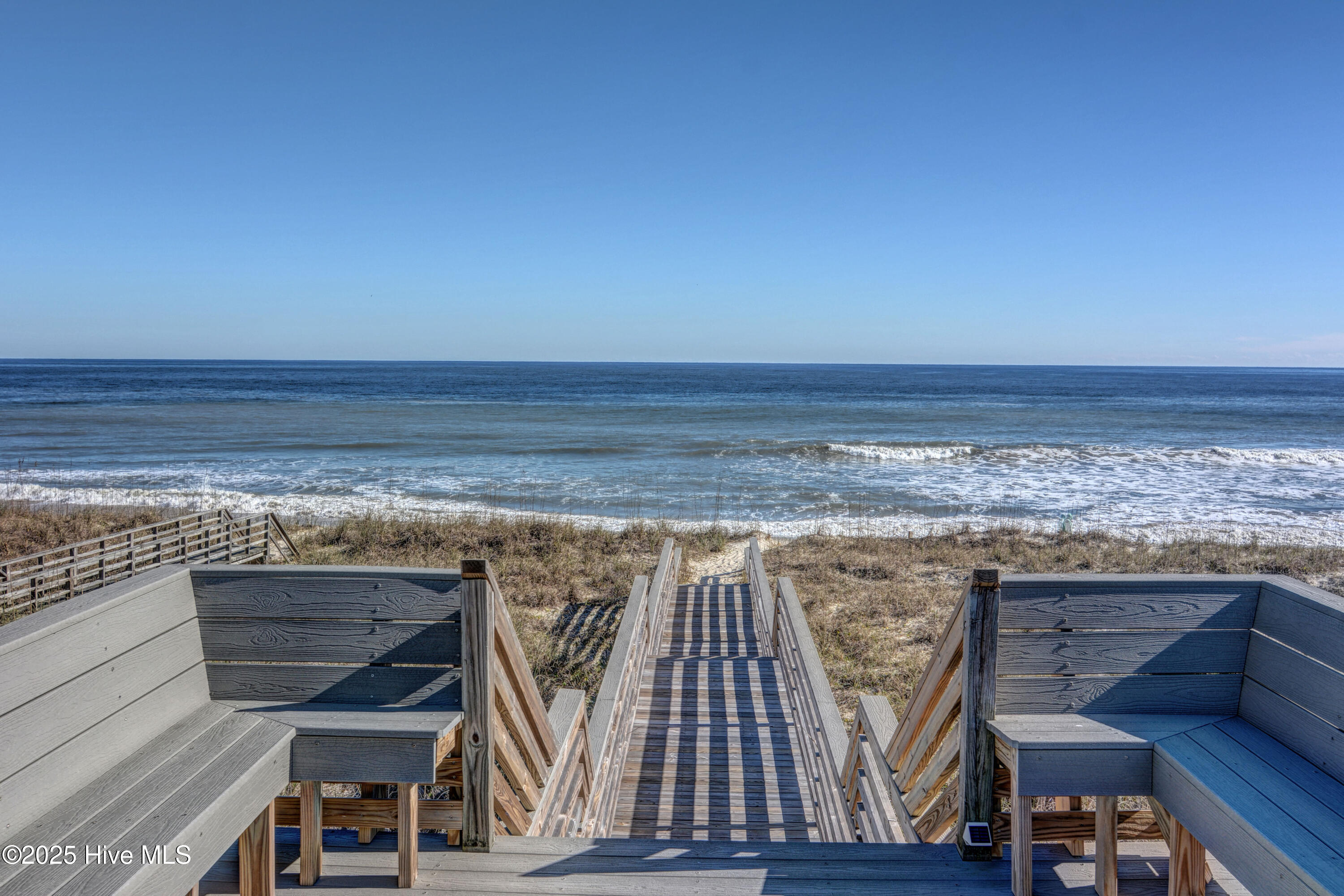 100553290 | Photo 43