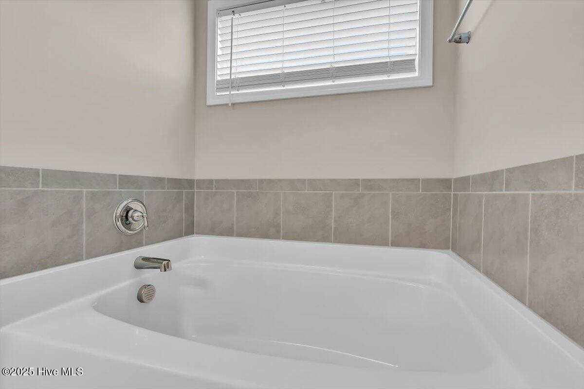 100537341 | Photo 26