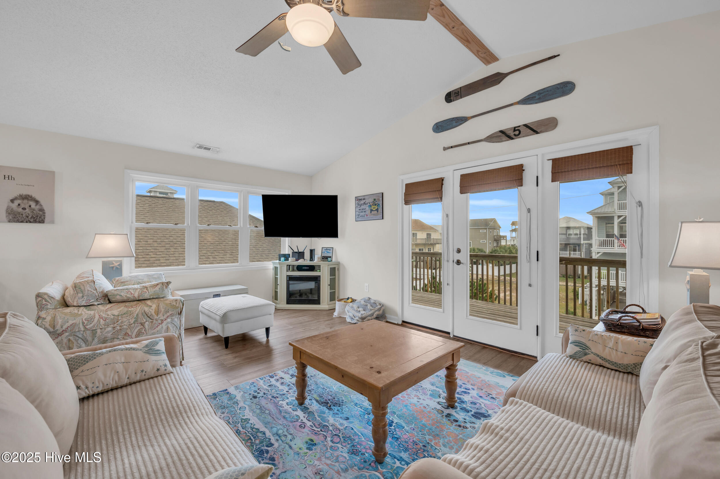 100543103 | Photo 15