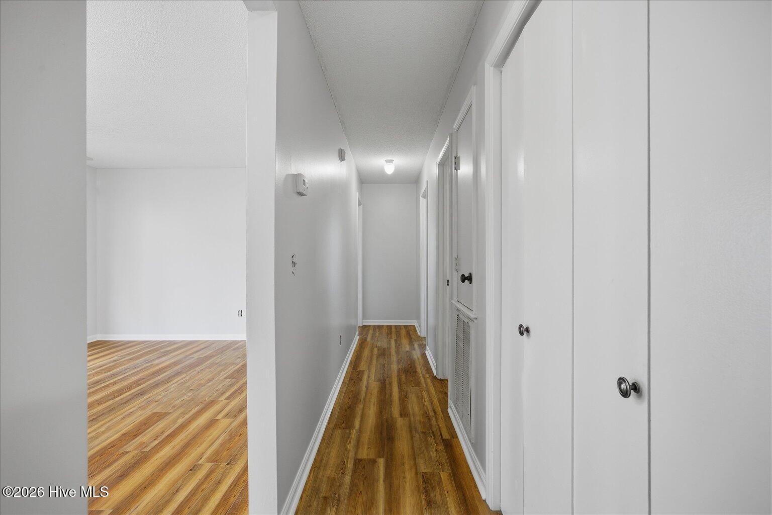 100548527 | Photo 16