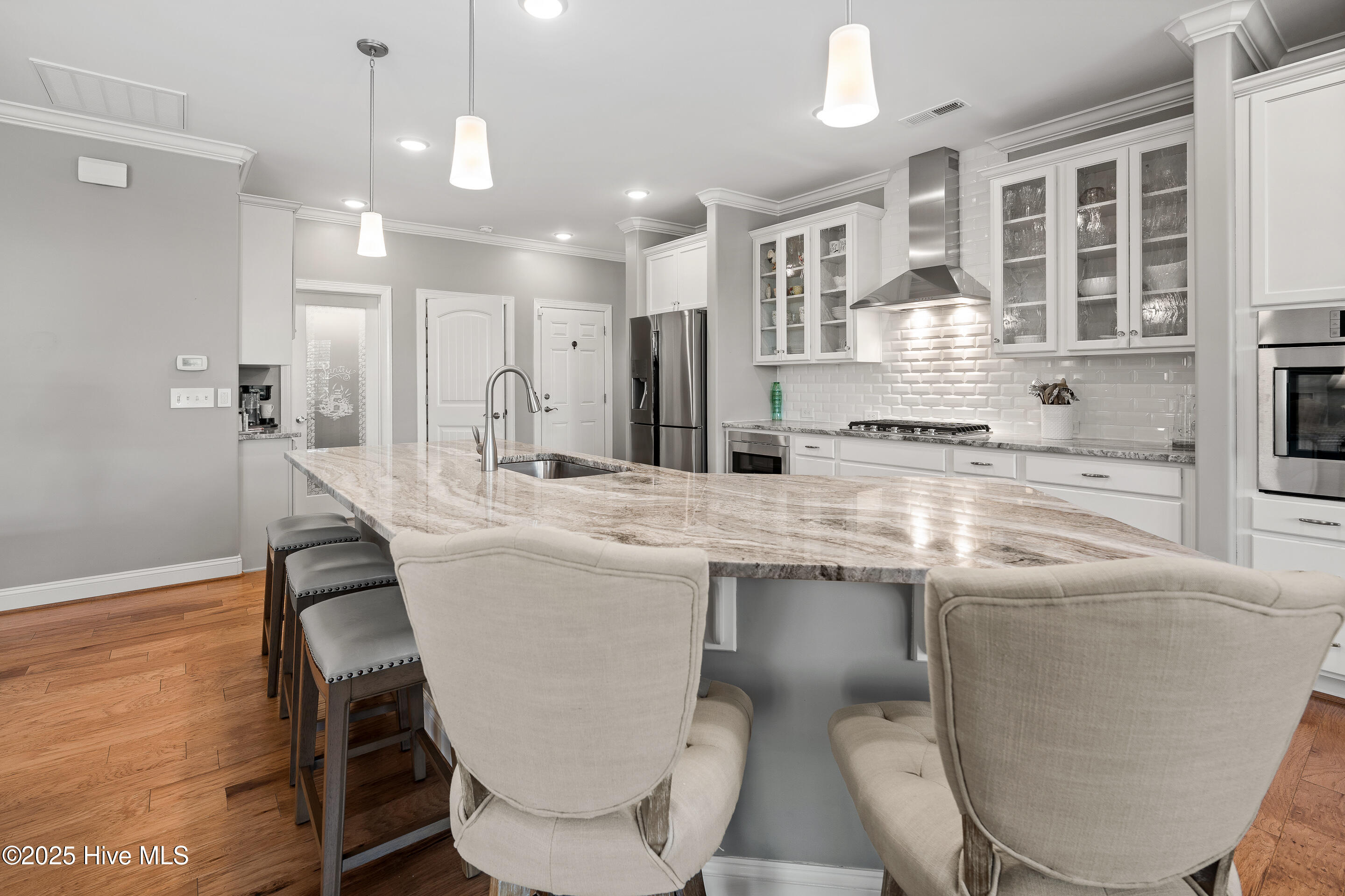 100543771 | Photo 21