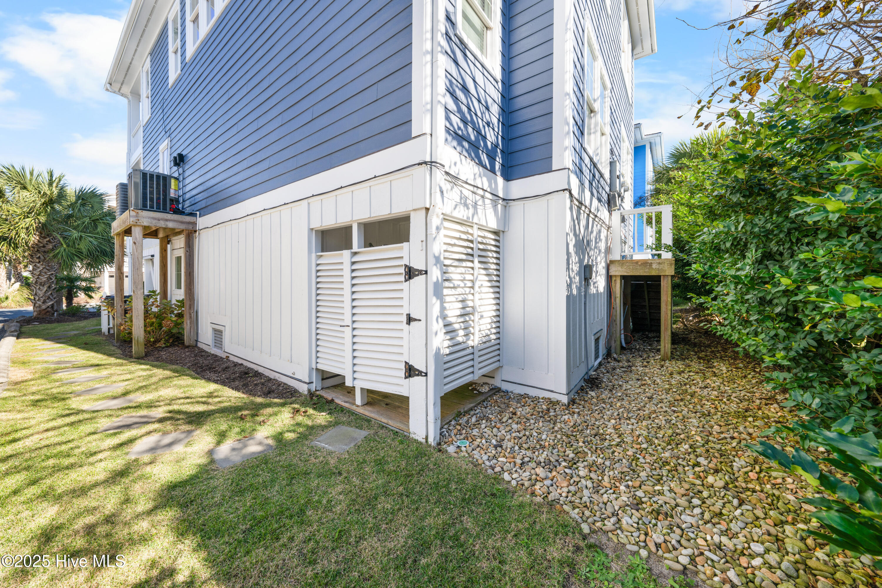 100541369 | Photo 45