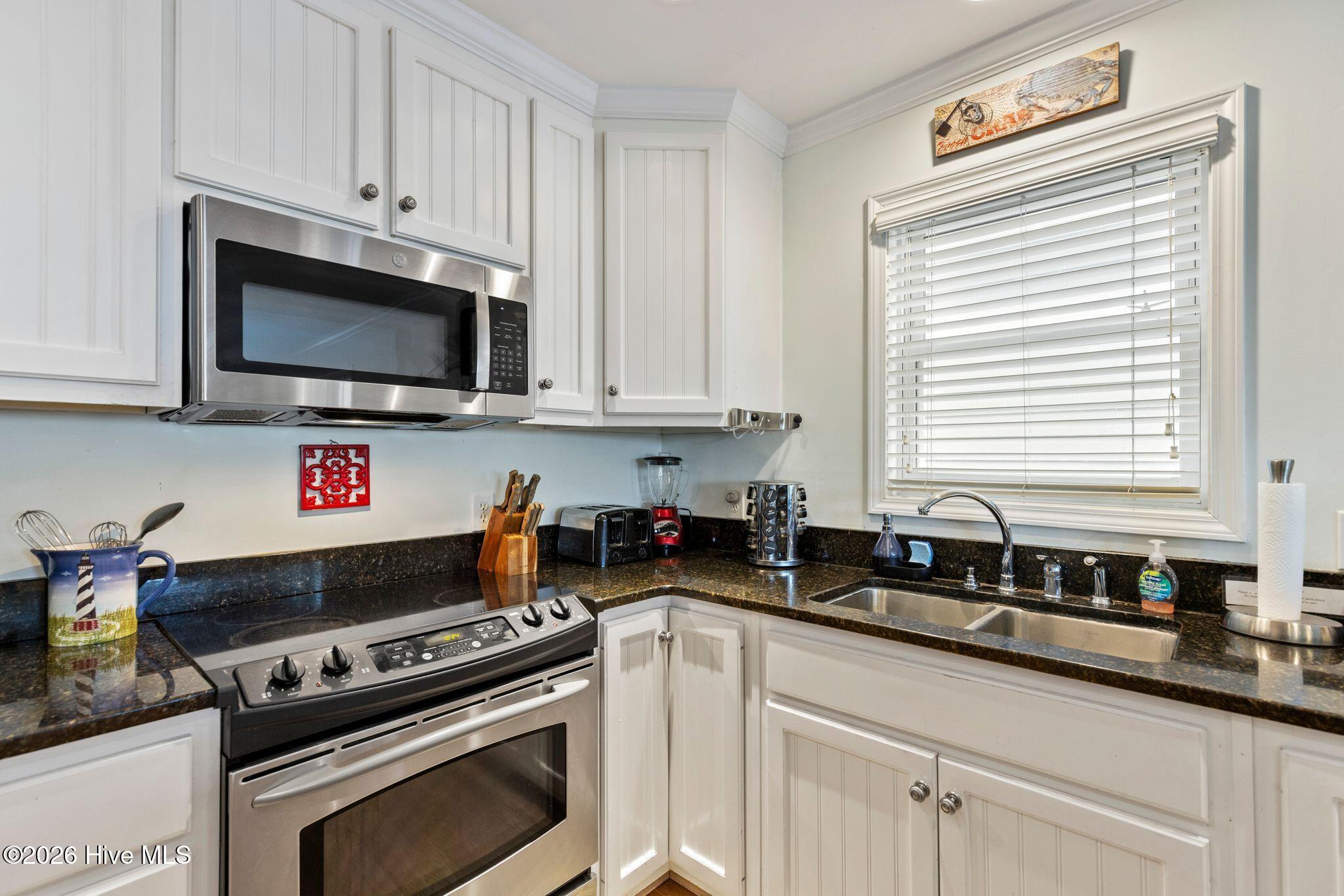 100570292 | Photo 10