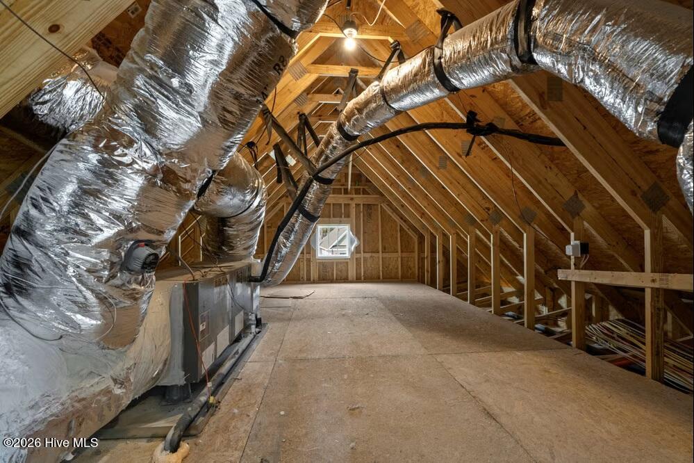 100549660 | Photo 13