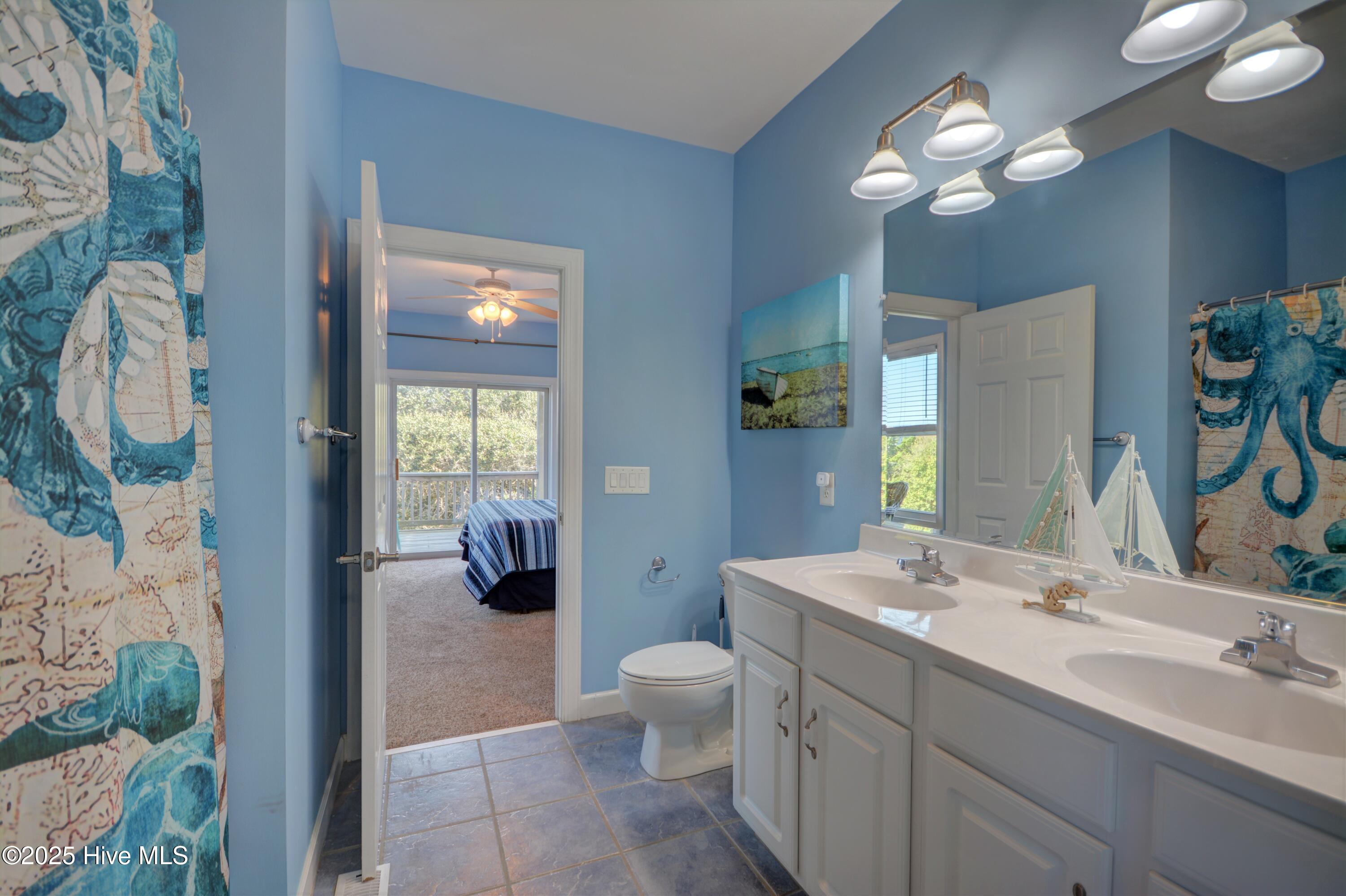 100518289 | Photo 33