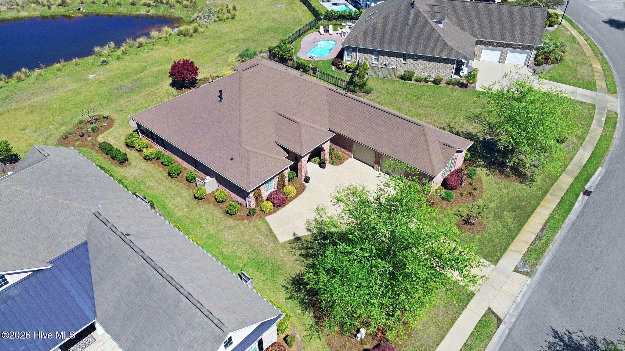 100565235 | Photo 75