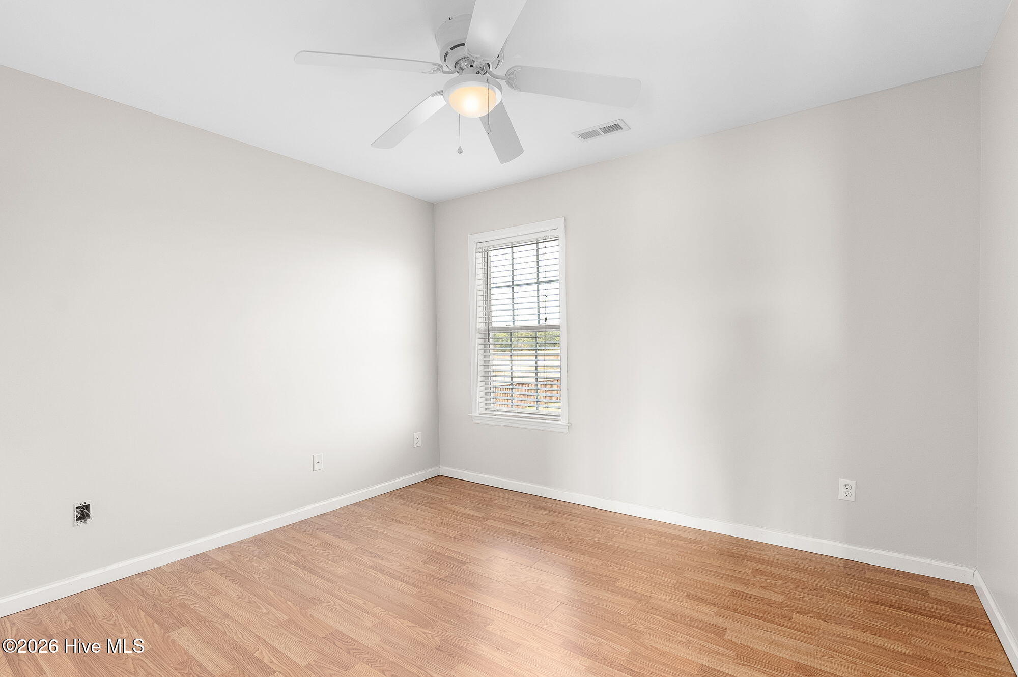 100569536 | Photo 19