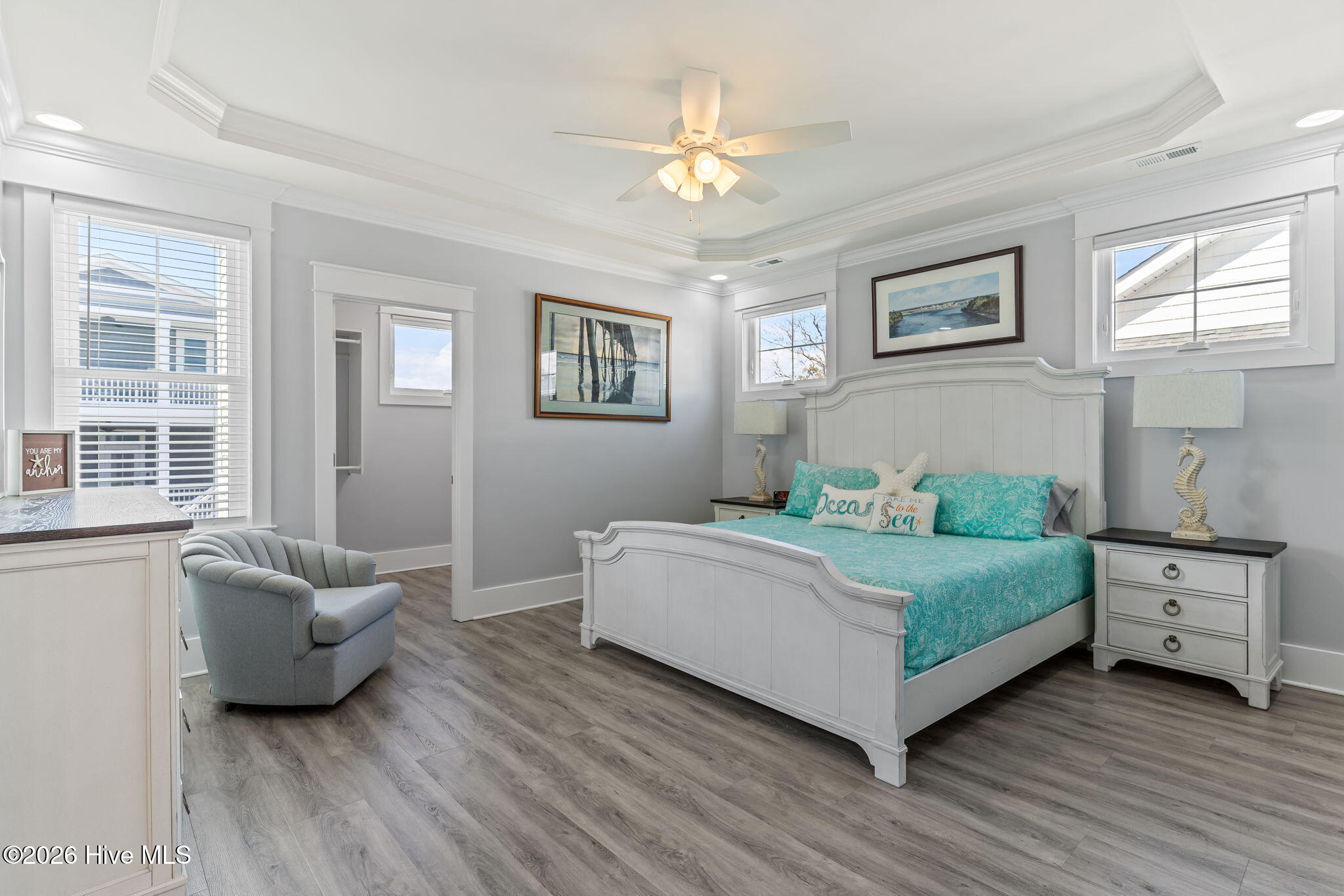 100562784 | Photo 18